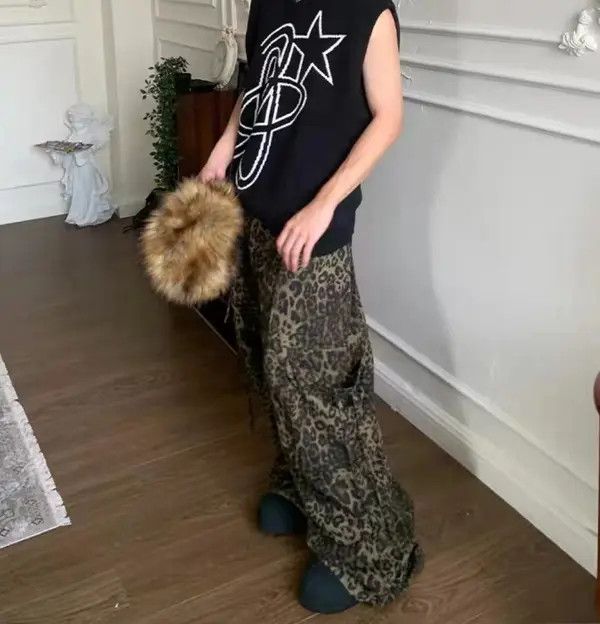 Japanese Brand VIBE Leopard print paratrooper pleated cargo wide-leg pants Size US 34 / EU 50 - 8 Thumbnail