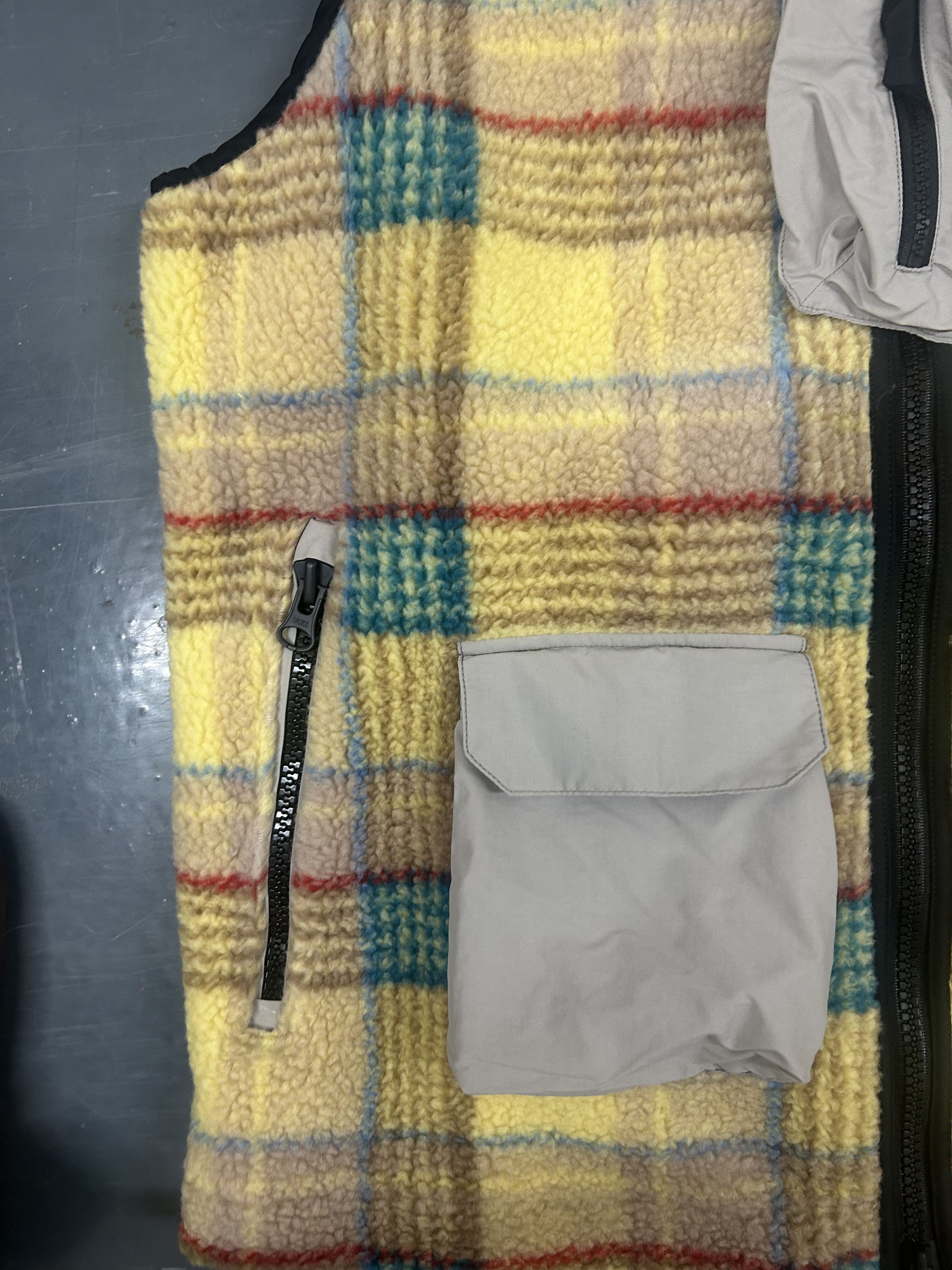 Canada Goose × NBA × Union LA Canada Goose x NBA x Union Legion Yellow Plaid Fleece Vest Size US XXL / EU 58 / 5 - 7 Thumbnail