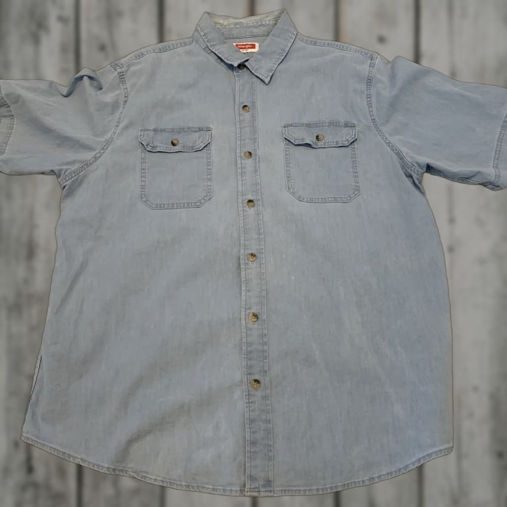 Wrangler Wrangler Shirt Mens XL Denim Short Sleeve Light Blue Pockets Button-Up Western Workwear Casual Everyday Size US XL / EU 56 / 4 - 1 Thumbnail