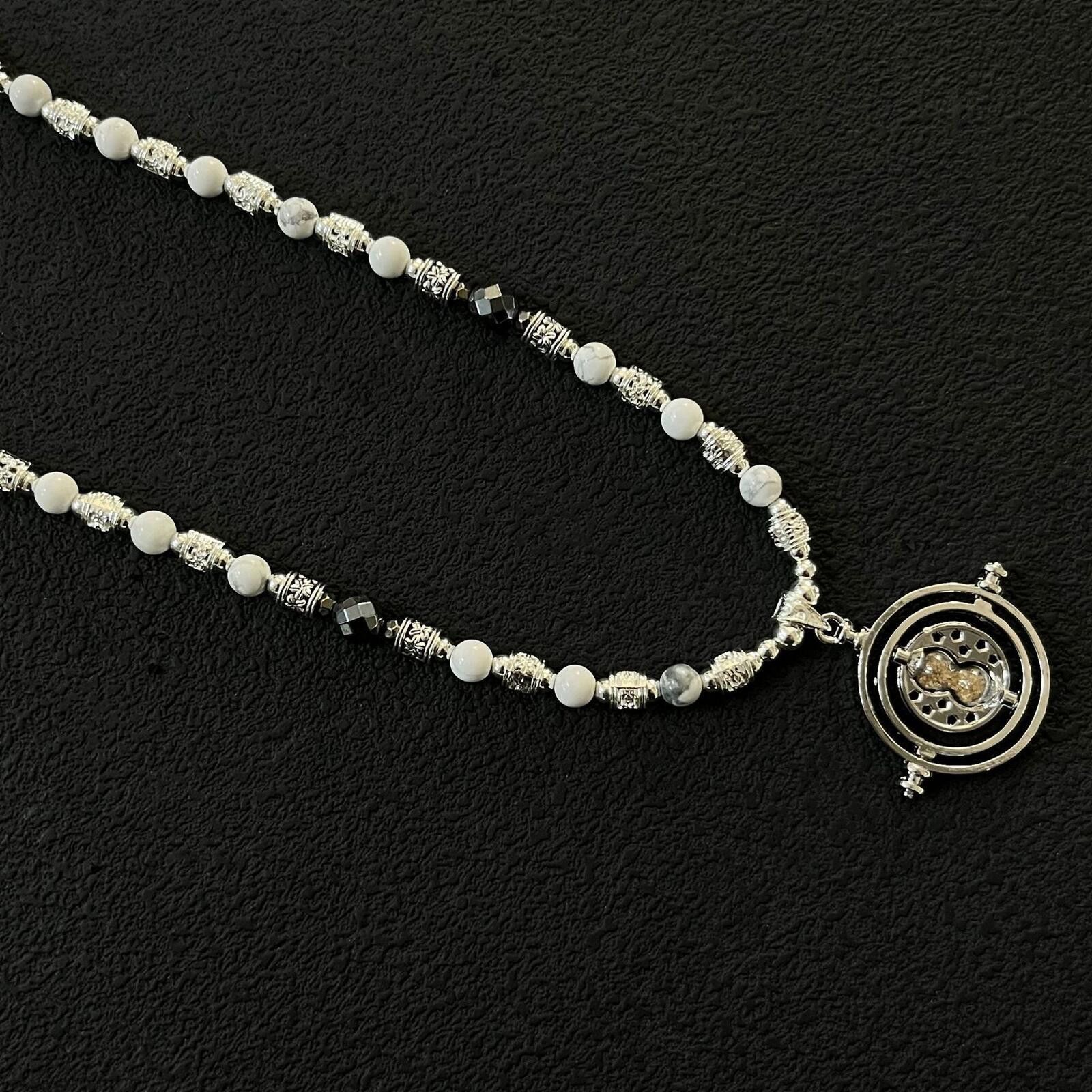 Jewelry White Bead Hourglass Necklace | Vintage Handcraft Street Size ONE SIZE - 4 Thumbnail