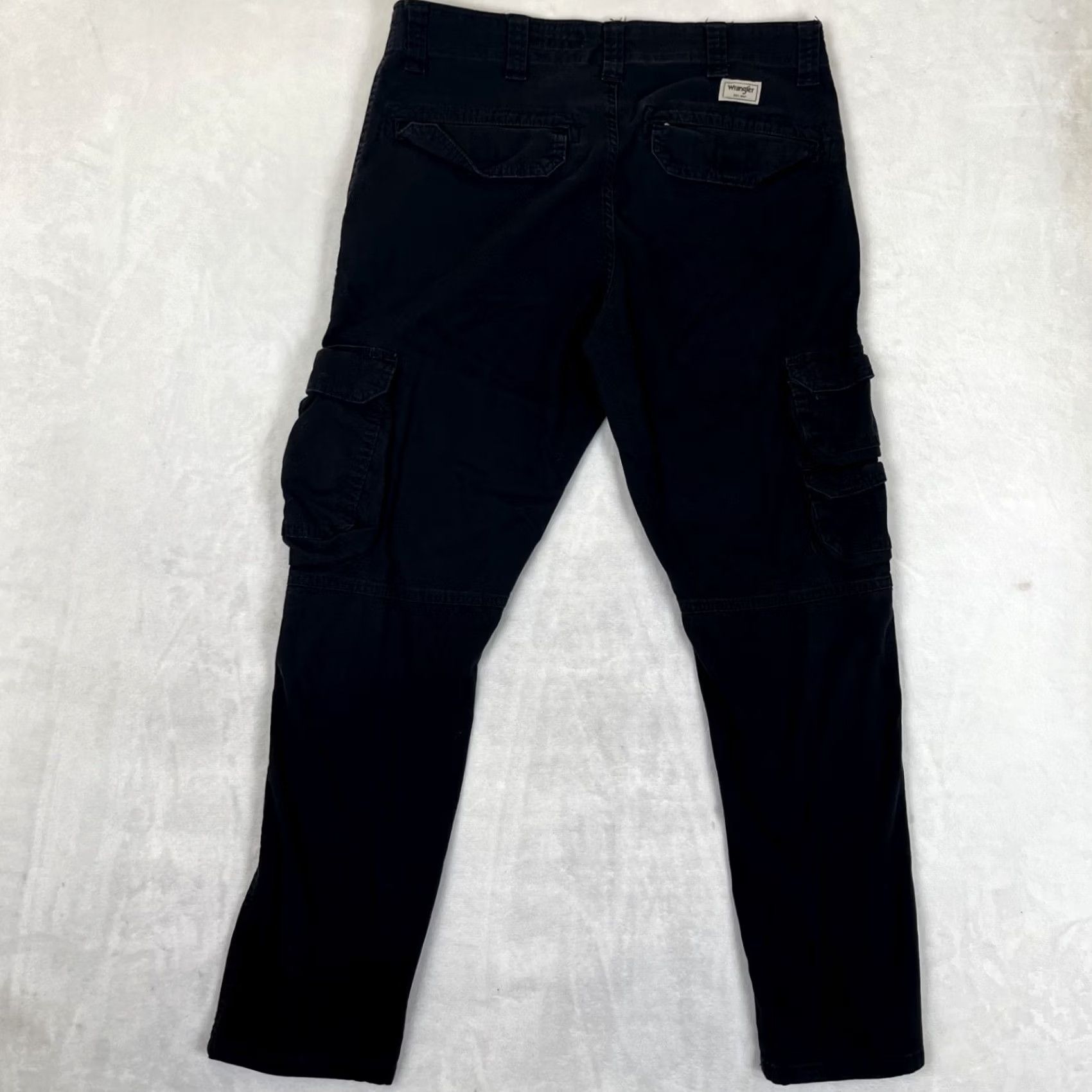 Wrangler Wrangler Black Regular Tapered Cargo Pants Mens 34x30 Stretch Utility Casual Pants Mens Regular Black Cargo Tapered Stretch Size US 34 / EU 50 - 7 Thumbnail