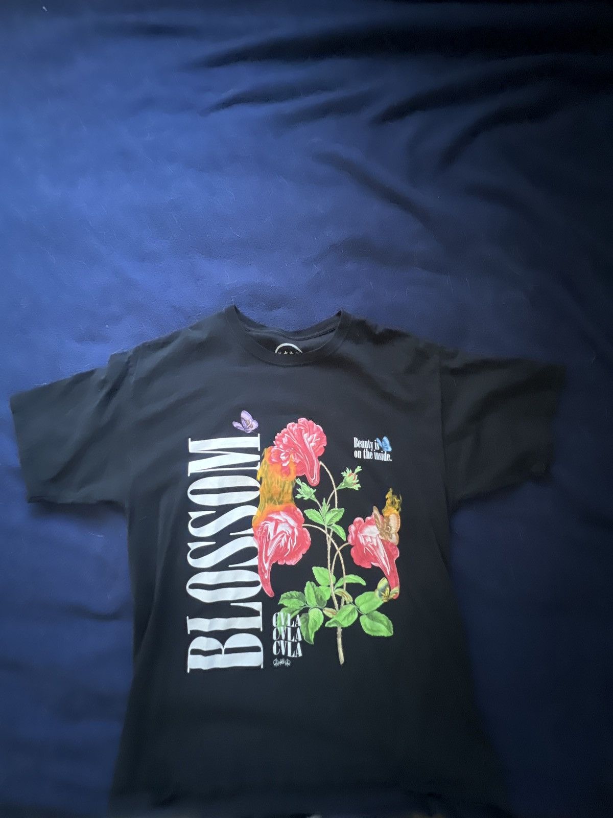 Other Blossom Black Short Sleeve T-Shirt (L) Size US L / EU 52-54 / 3 - 1 Thumbnail