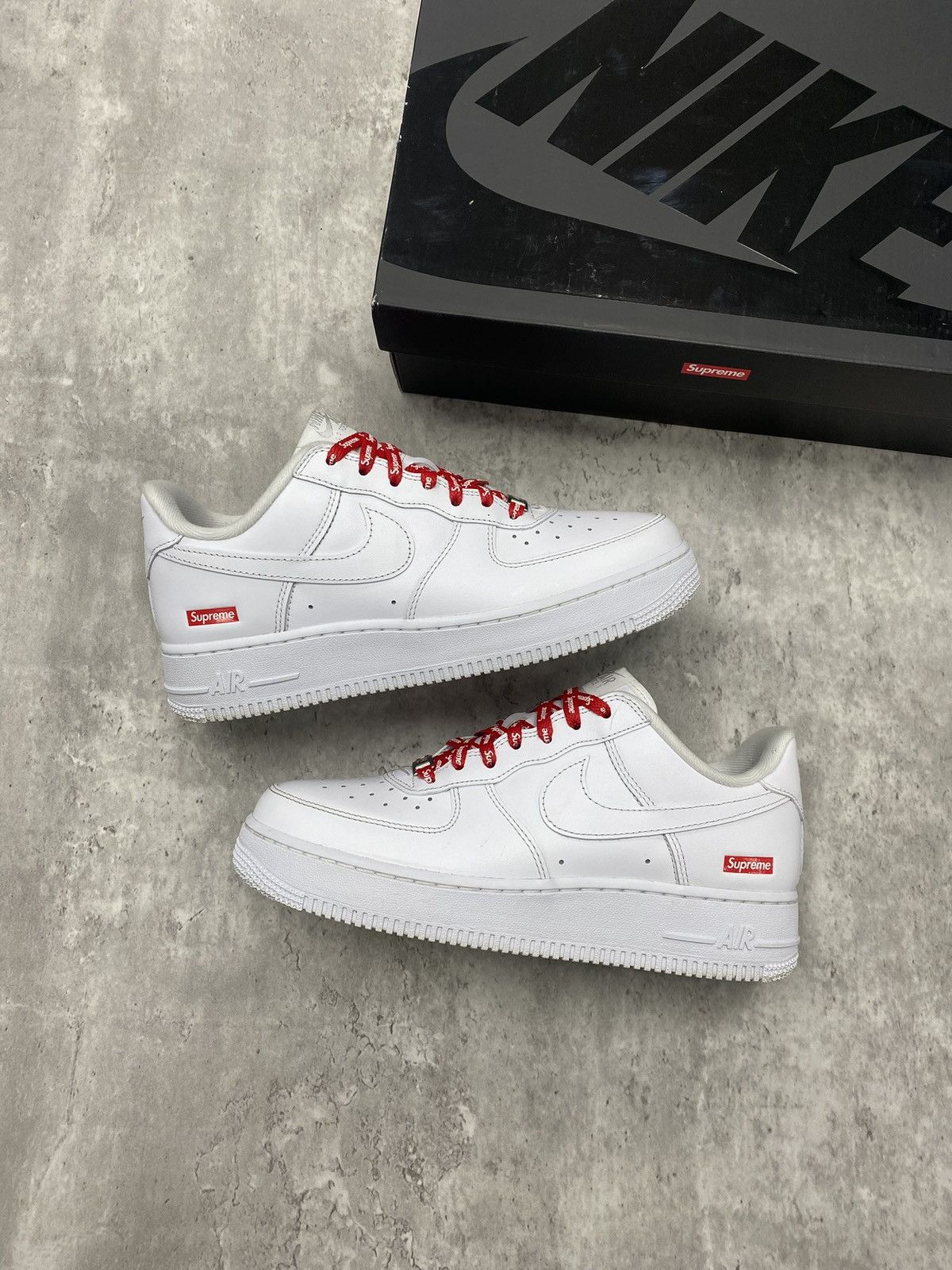 Nike × Supreme Size 7M - Nike Air Force 1 Supreme “White” Size US 7 / EU 40 - 1 Thumbnail