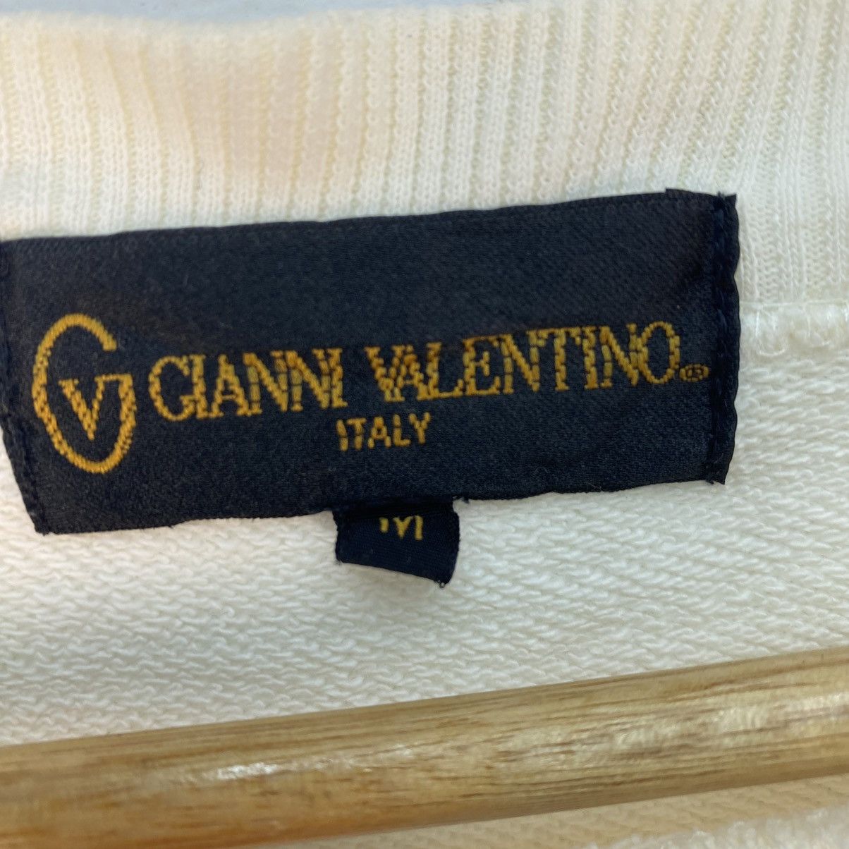 Gianni Valentino 💥Vintage Giani Valentino Spellout Big Logo Crewneck Size US M / EU 48-50 / 2 - 4 Thumbnail