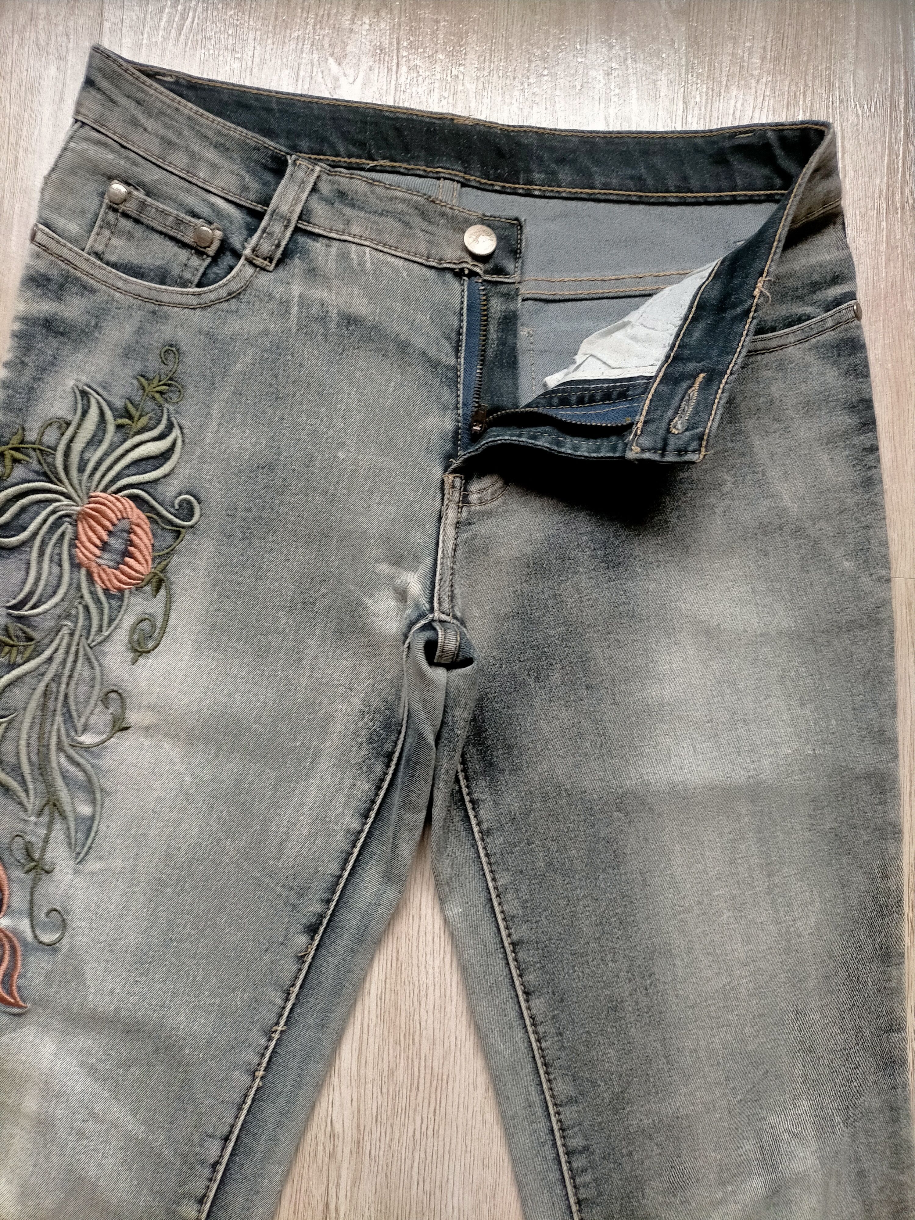 Japanese Brand Flare Jeans Embroidered floral Low rise Stretch Denim Size US 30 / EU 46 - 8 Thumbnail