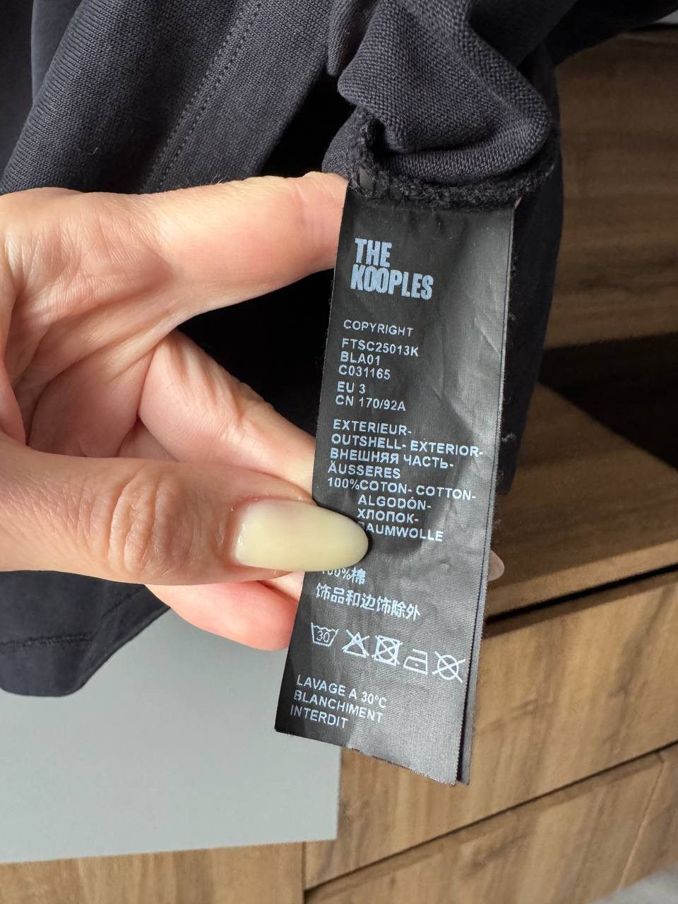 The Kooples The Kooples Reverse Logo T-Shirt (Black, Medium) Size M / US 6-8 / IT 42-44 - 4 Thumbnail