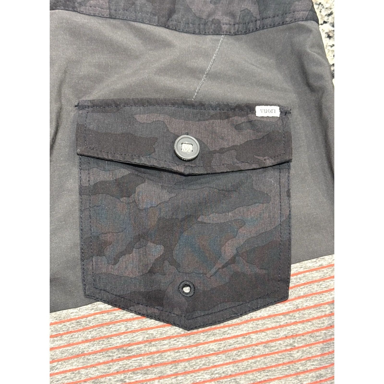 Vuori Vuori Men’s V314 Cruise Board Shorts 8” 32 Multicolor Polyester Blend Beach Swim Trunks with Back Pocket Drawstring Hook & Loop Fly Size US 32 / EU 48 - 7 Thumbnail