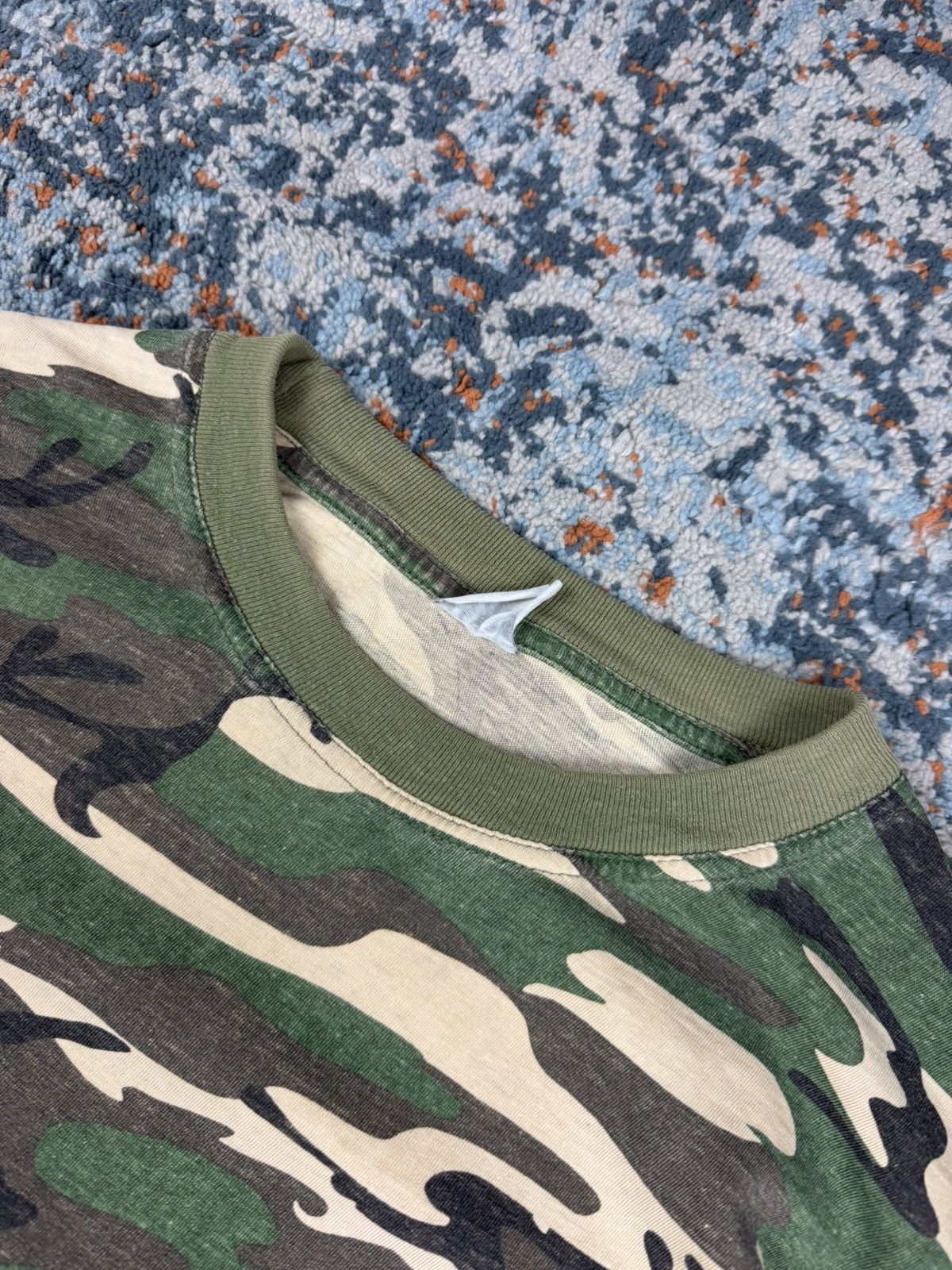 Vintage Vintage 90s camo army military distressed boxy tee kanye Size US L / EU 52-54 / 3 - 6 Thumbnail