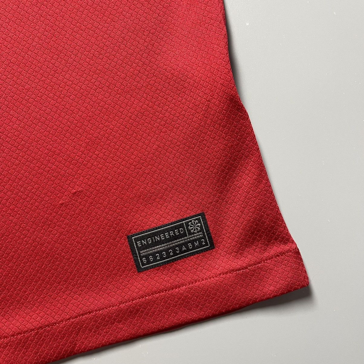 Vintage LIVERPOOL NIKE 2023/2024 FOOTBALL HOME JERSEY #11 SALAH Size US M / EU 48-50 / 2 - 8 Thumbnail