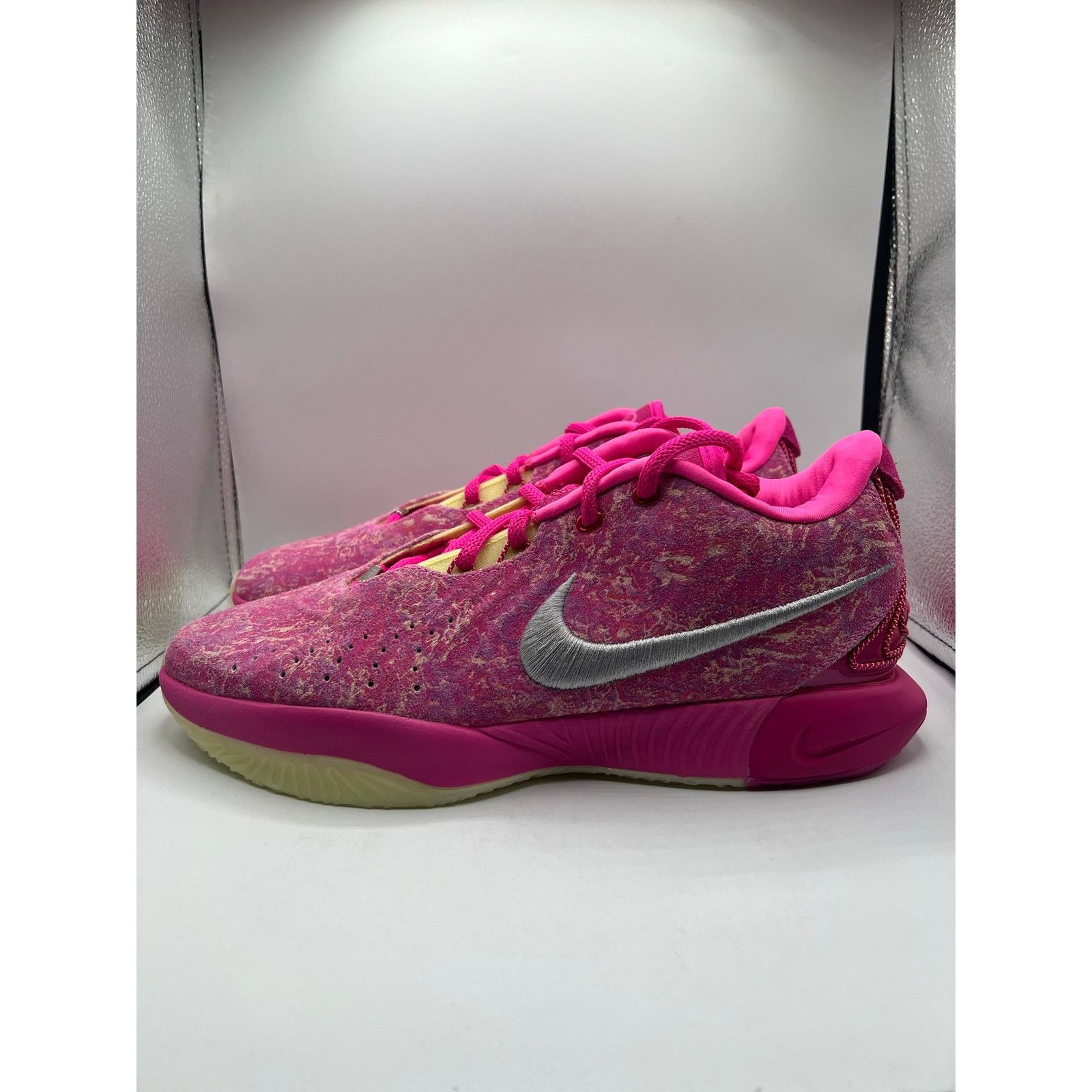 Nike Nike LeBron 21 “The World Is Your Oyster” size 10.5 mens Size US 10.5 / EU 43-44 - 1 Thumbnail