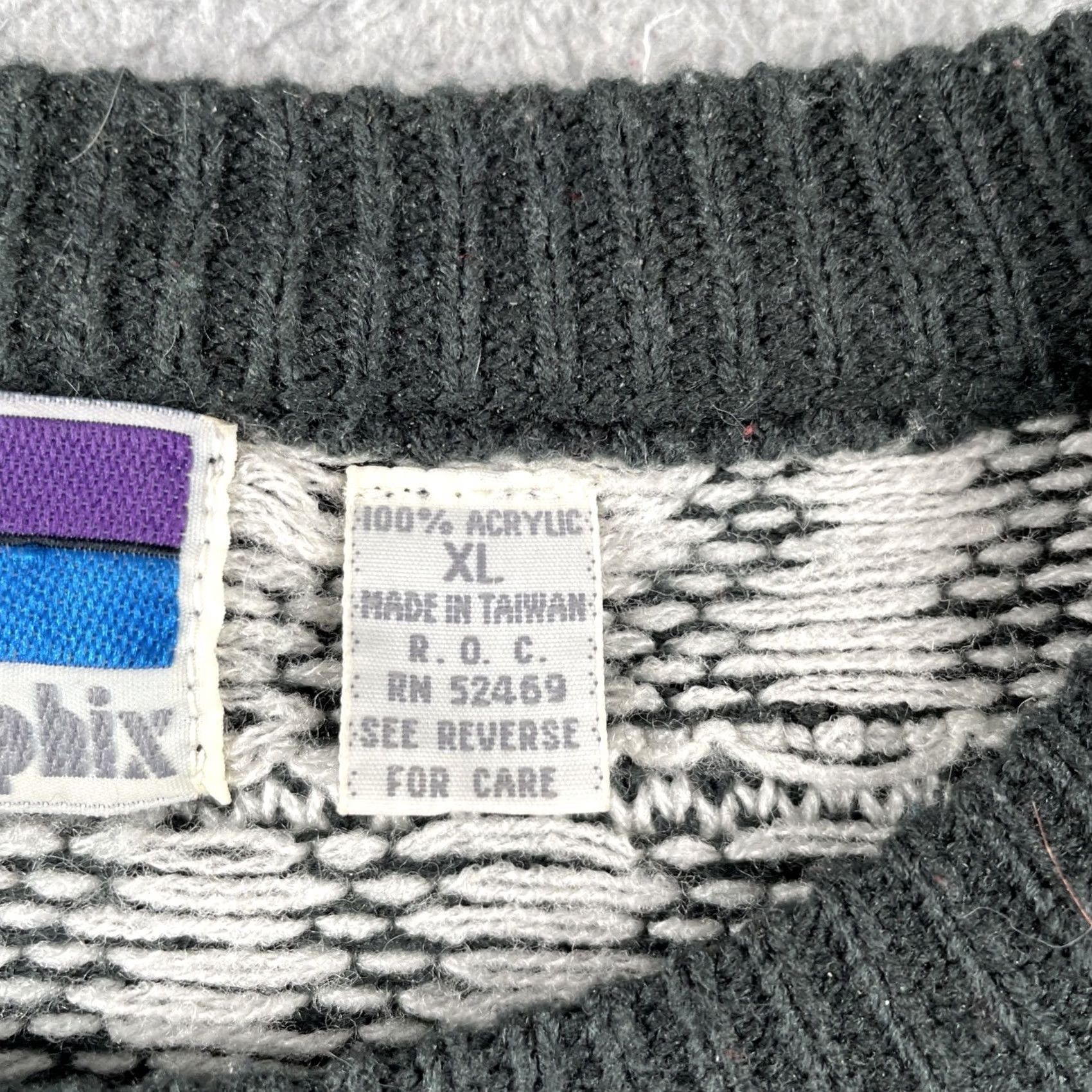 Vintage VINTAGE Sweater Graphix Acrylic Knit Geometric Sweater Mens XL Black & White 90s Size US XL / EU 56 / 4 - 7 Thumbnail