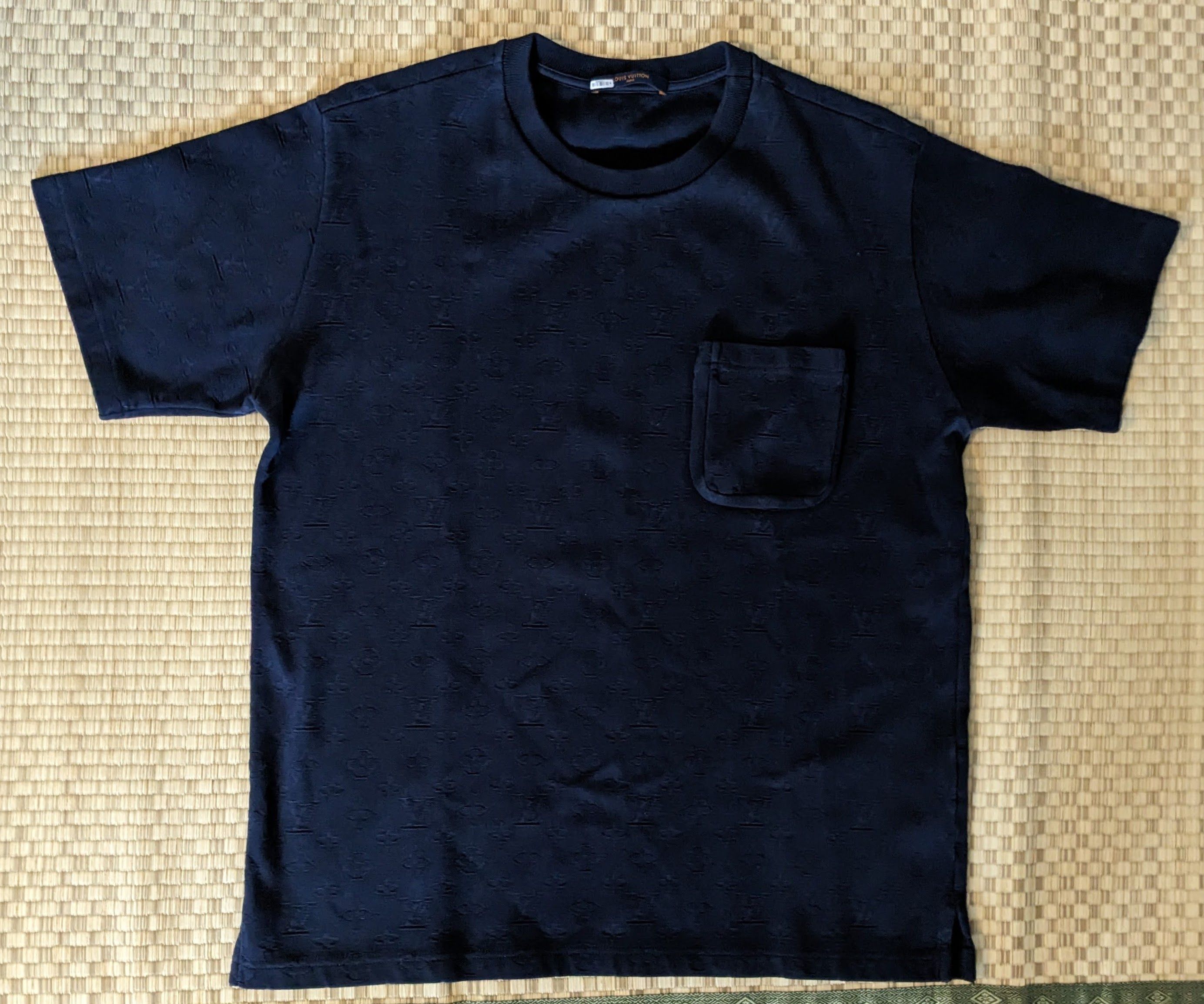 Louis Vuitton T-Shirt with Monogram Motif and 3D Pocket, Grey, XL