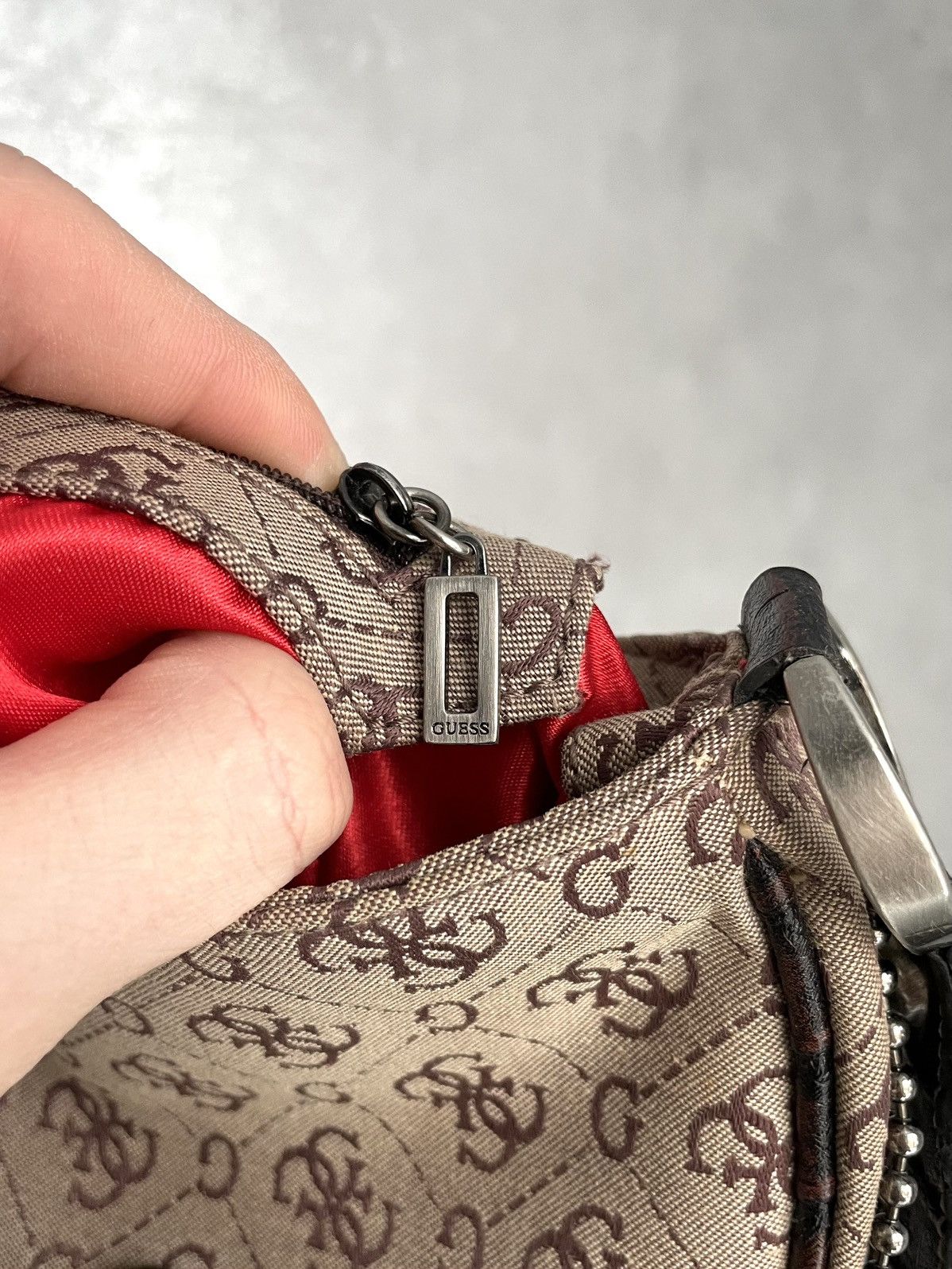 Guess Vintage Y2K Guess Monogram Crossbody Shoulder Bag Size ONE SIZE - 8 Thumbnail