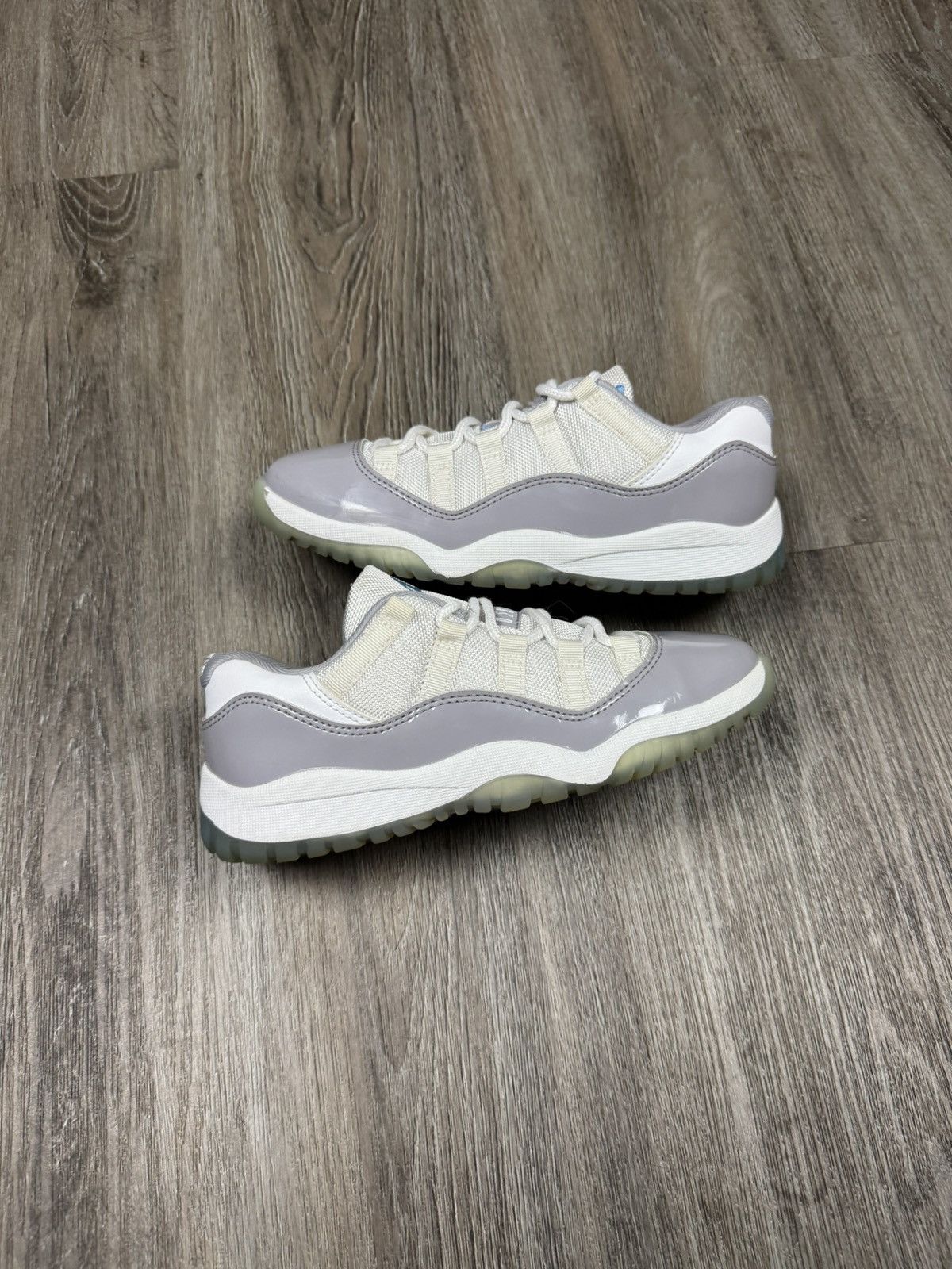 Jordan Brand Jordan 11 Retro Low Cement Grey (PS) Size 3Y/4.5W Size US 4.5 / IT 34.5 - 1 Thumbnail
