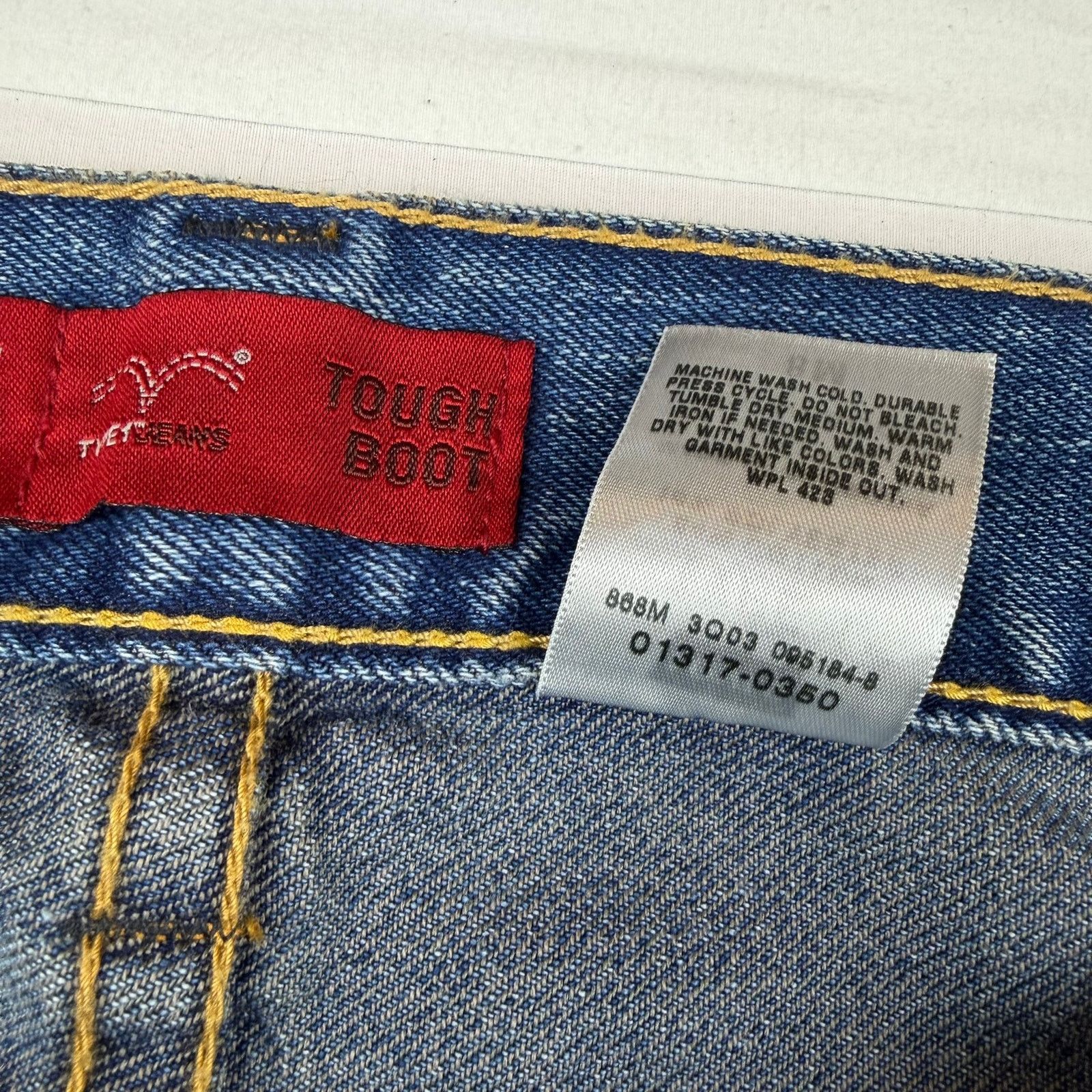 Levi's Y2K Levi's Type 1 Tough Boot Distressed Bootcut Jeans Size 8 Size 30" / US 8 / IT 44 - 6 Thumbnail