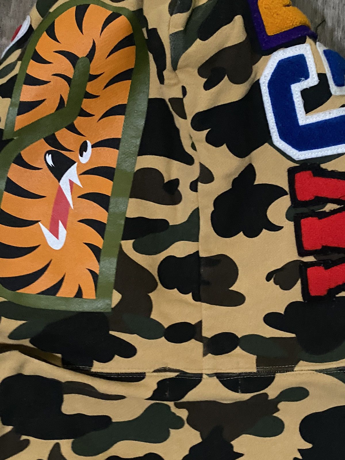 Bape Bape Camo Shark Hoodie Size US XL / EU 56 / 4 - 6 Thumbnail