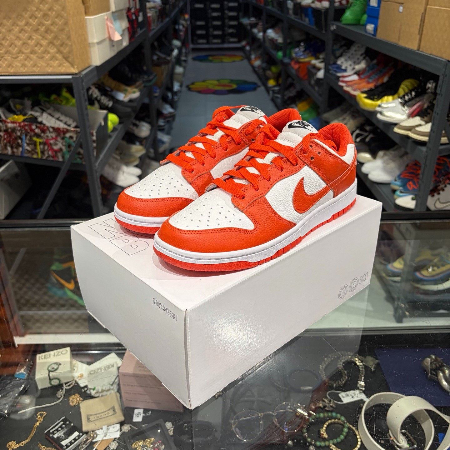Nike Nike Lowtop Sneakers 9.5 Men Size US 9.5 / EU 42-43 - 1 Thumbnail