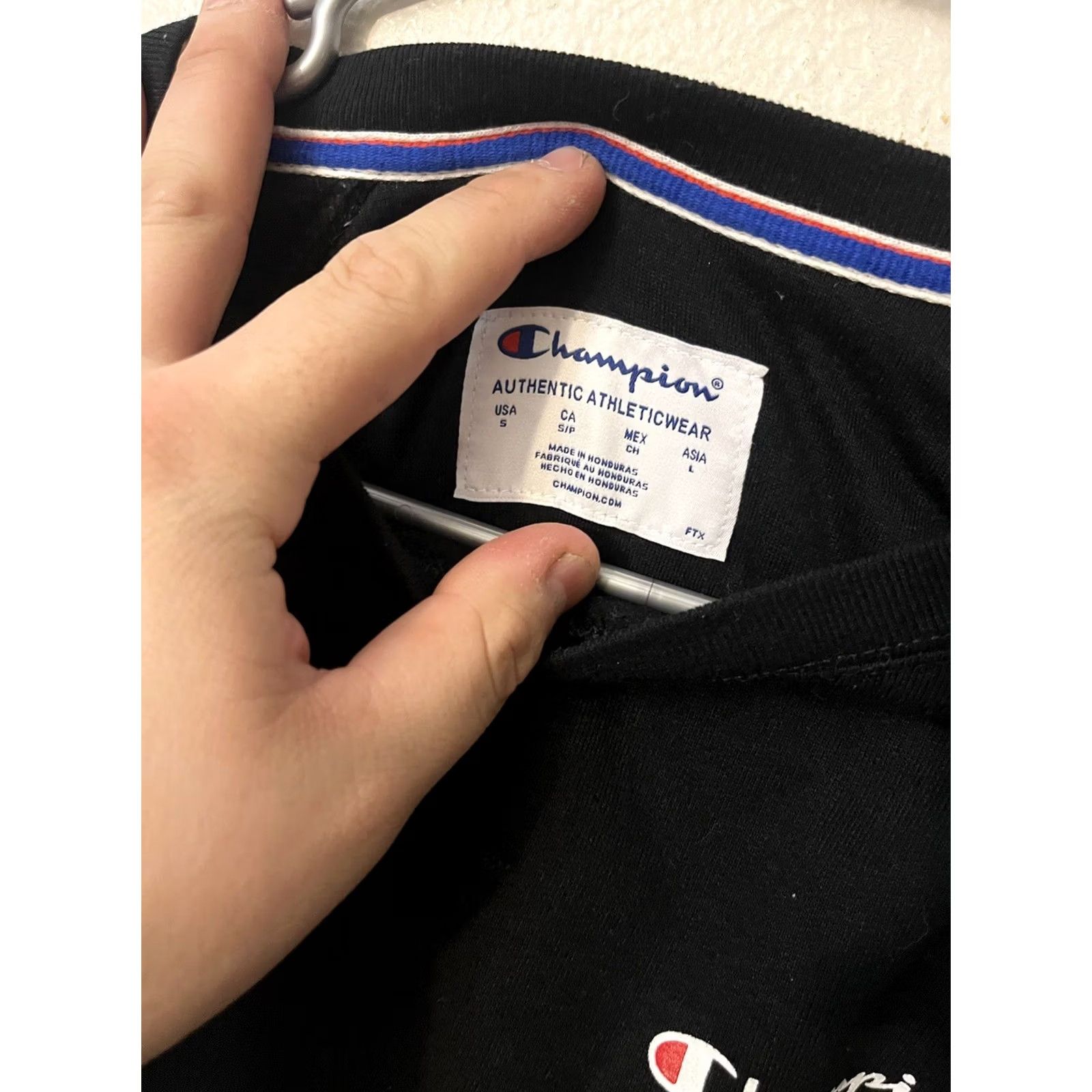 Champion Champion Sweatshirt Adult Size Small Black Solid Crewneck Mens Polyester Blend Size US S / EU 44-46 / 1 - 4 Thumbnail