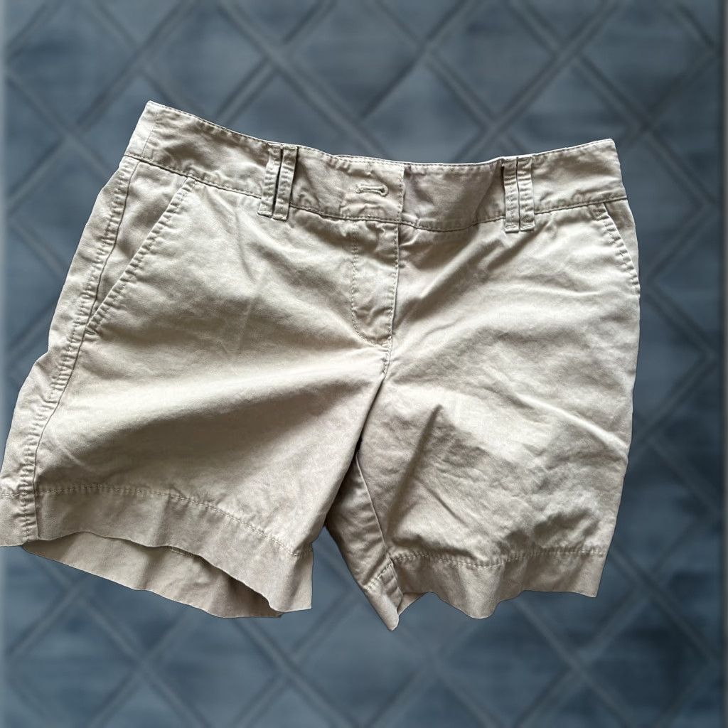 Loft VINTAGE Loft Outlet Shorts Womens 2 Beige Flat Front Low Rise Light Wash 4" Casual Womens Size 26" / US 2 / IT 38 - 1 Thumbnail