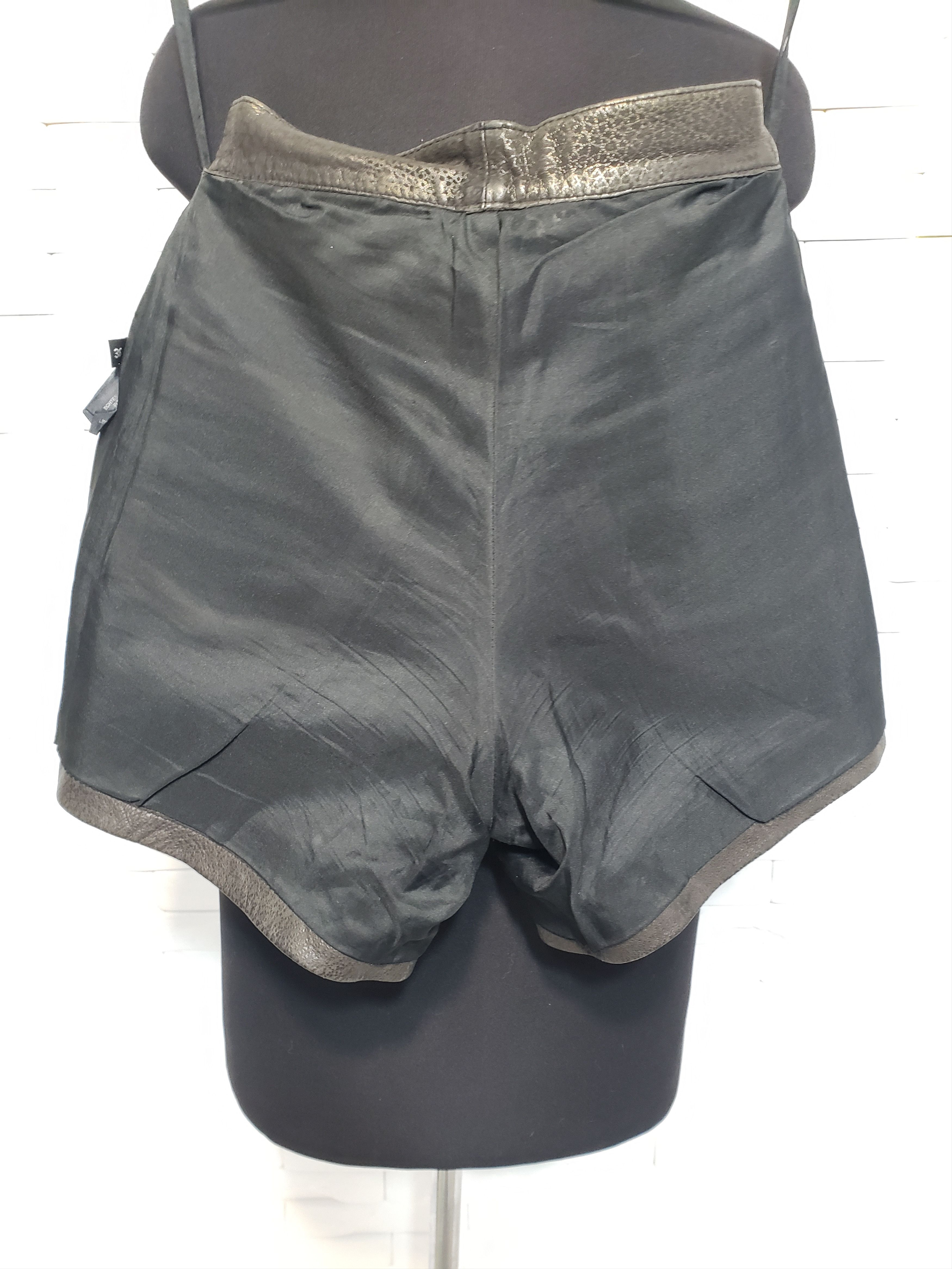 Designer Leather brown women's shorts. Size 26" / US 2 / IT 38 - 8 Thumbnail