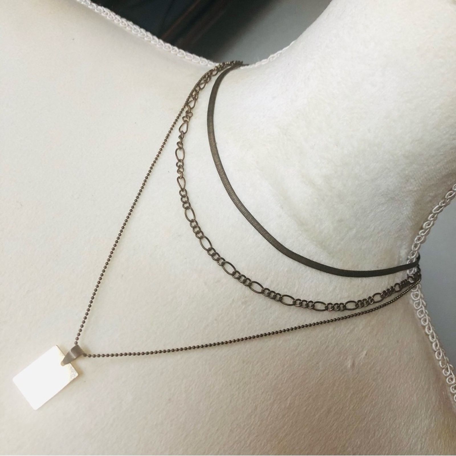 Vintage Vintage triple strand brass chain necklace Size ONE SIZE - 1 Thumbnail