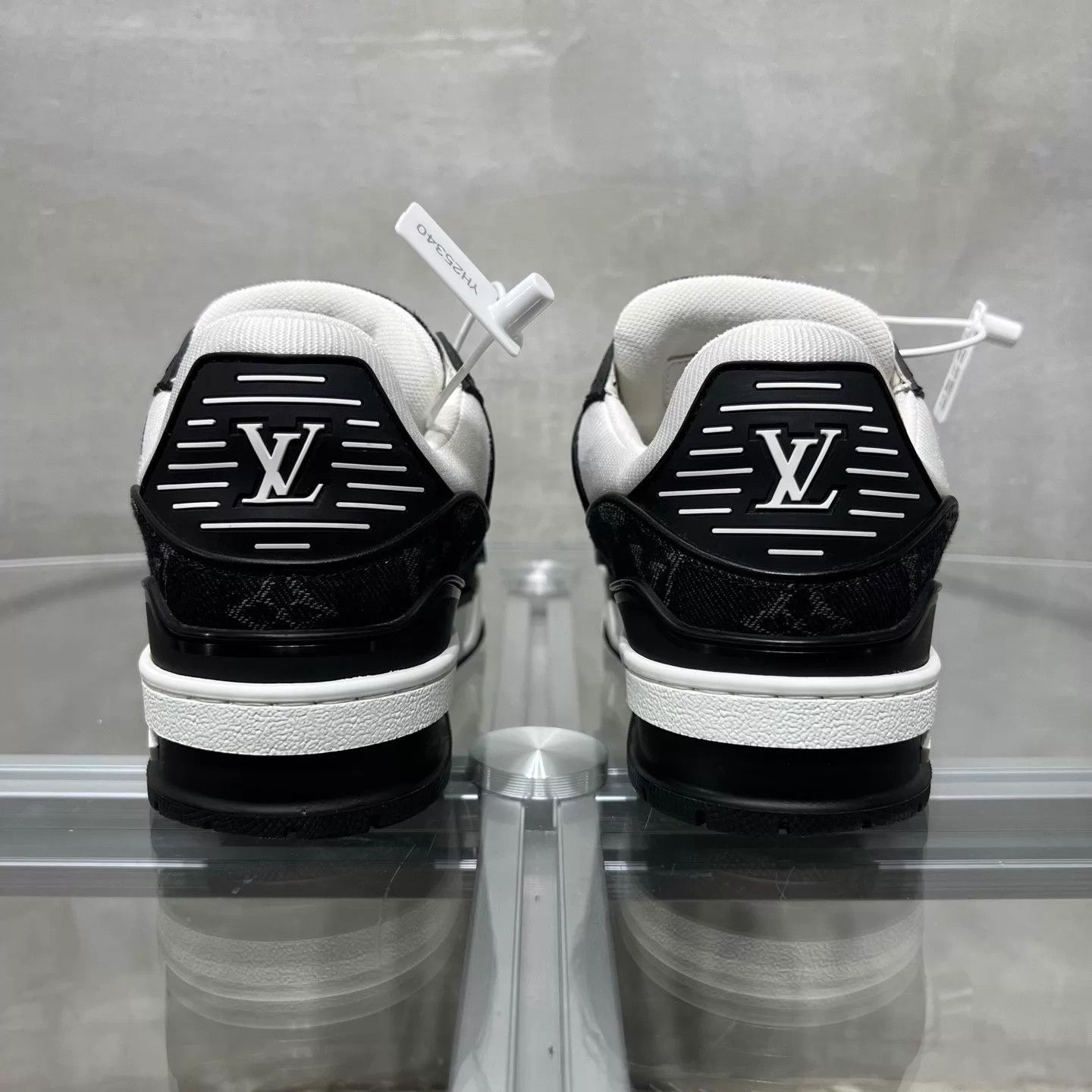 Louis Vuitton LV Trainer Black White Denim UK2 36 Size US 4.5 / IT 34.5 - 6 Thumbnail