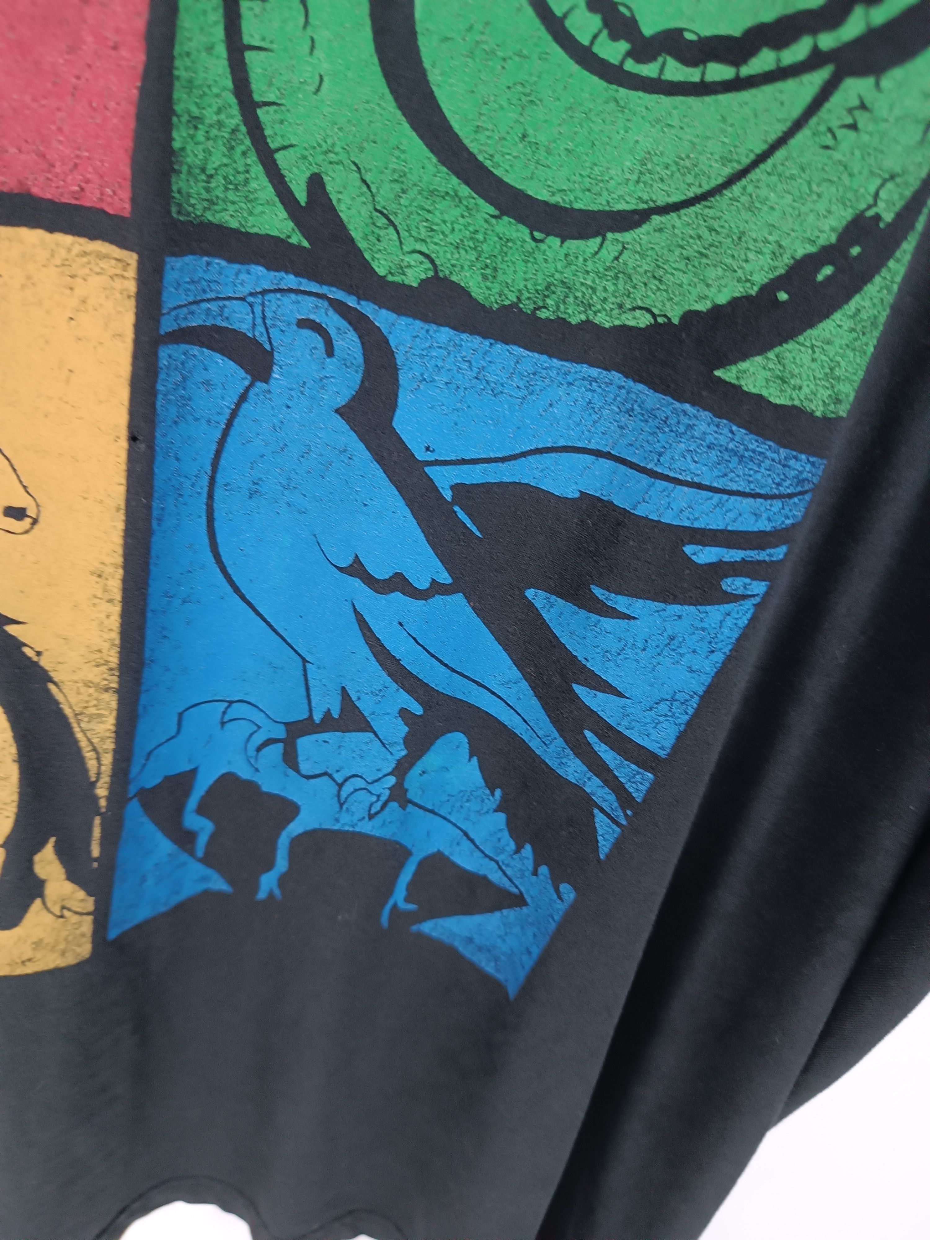 Vintage THRASHED FADED VINTAGE HARRY POTTER HOUSES TEE GRYFFINDOR Size US L / EU 52-54 / 3 - 11 Thumbnail