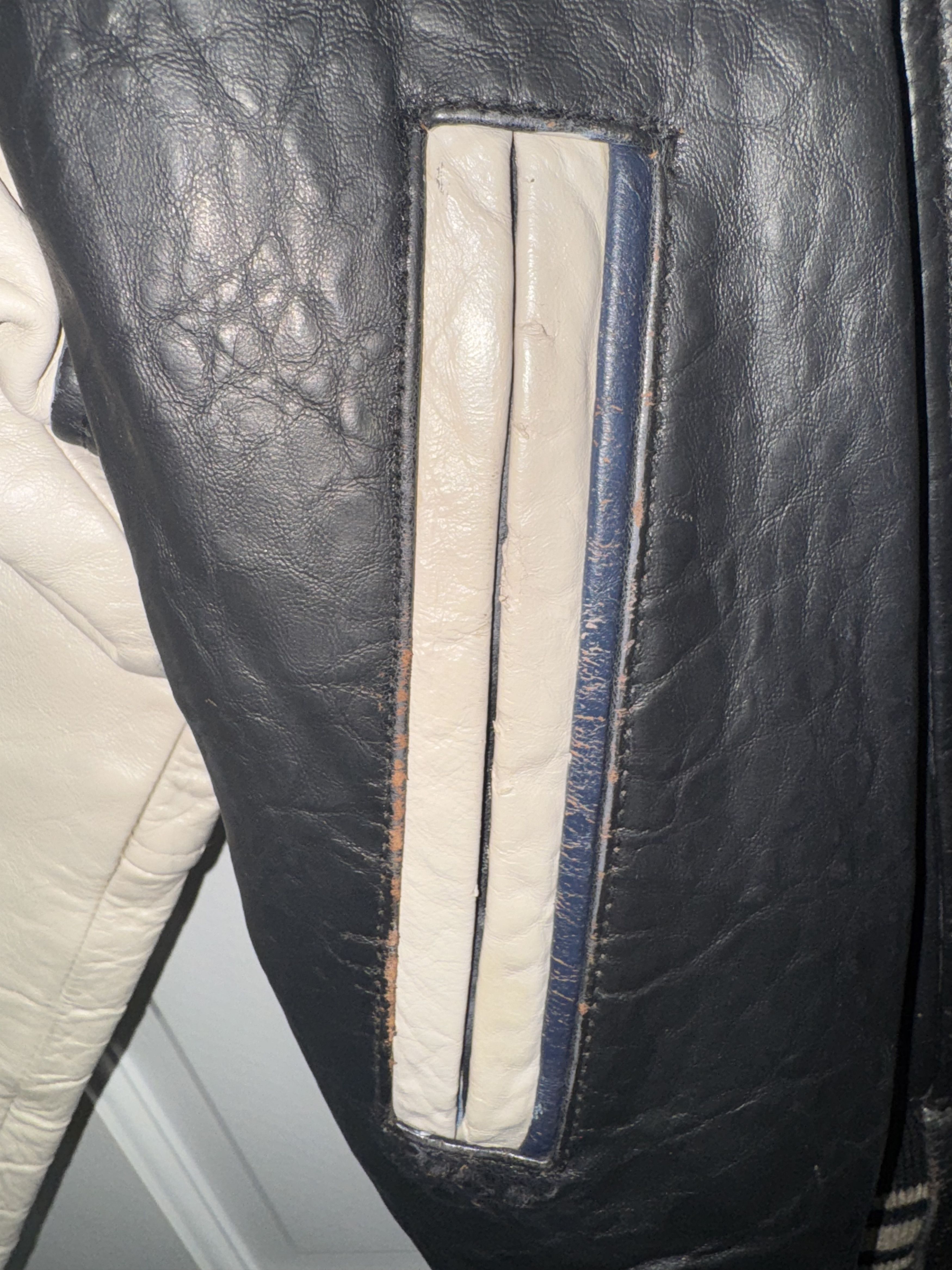 Avirex 90’s AVIREX CHIEF HIGH HAWK LEATHER VARSITY JACKET SZ M Size US M / EU 48-50 / 2 - 6 Thumbnail