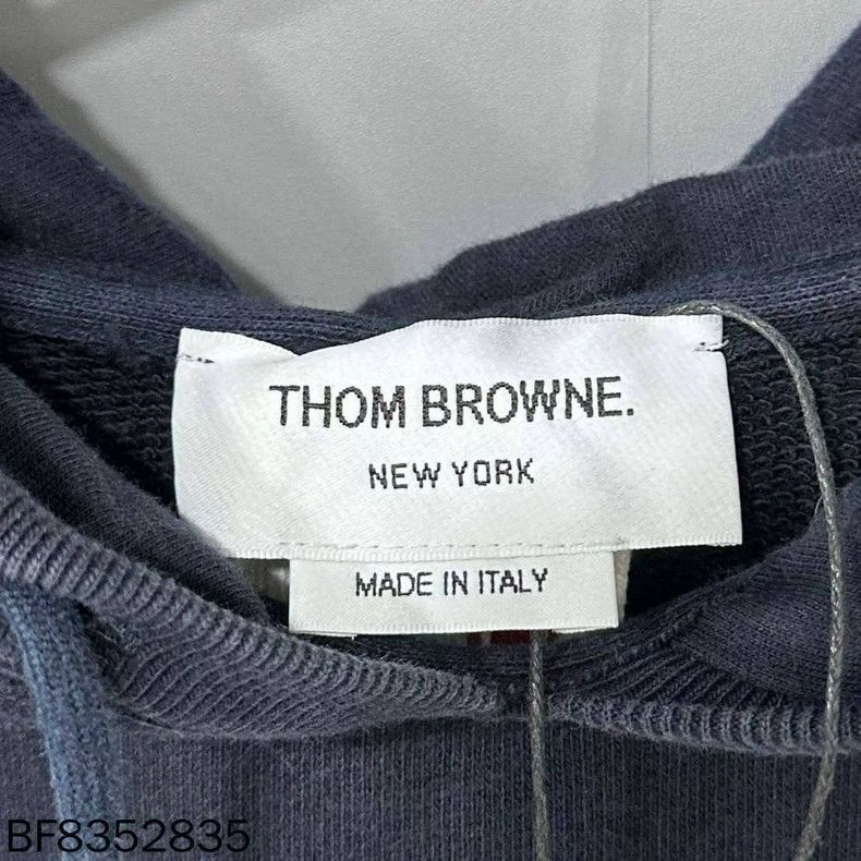 Thom Browne Thom Browne A striped hoodie on the back Size US M / EU 48-50 / 2 - 5 Thumbnail