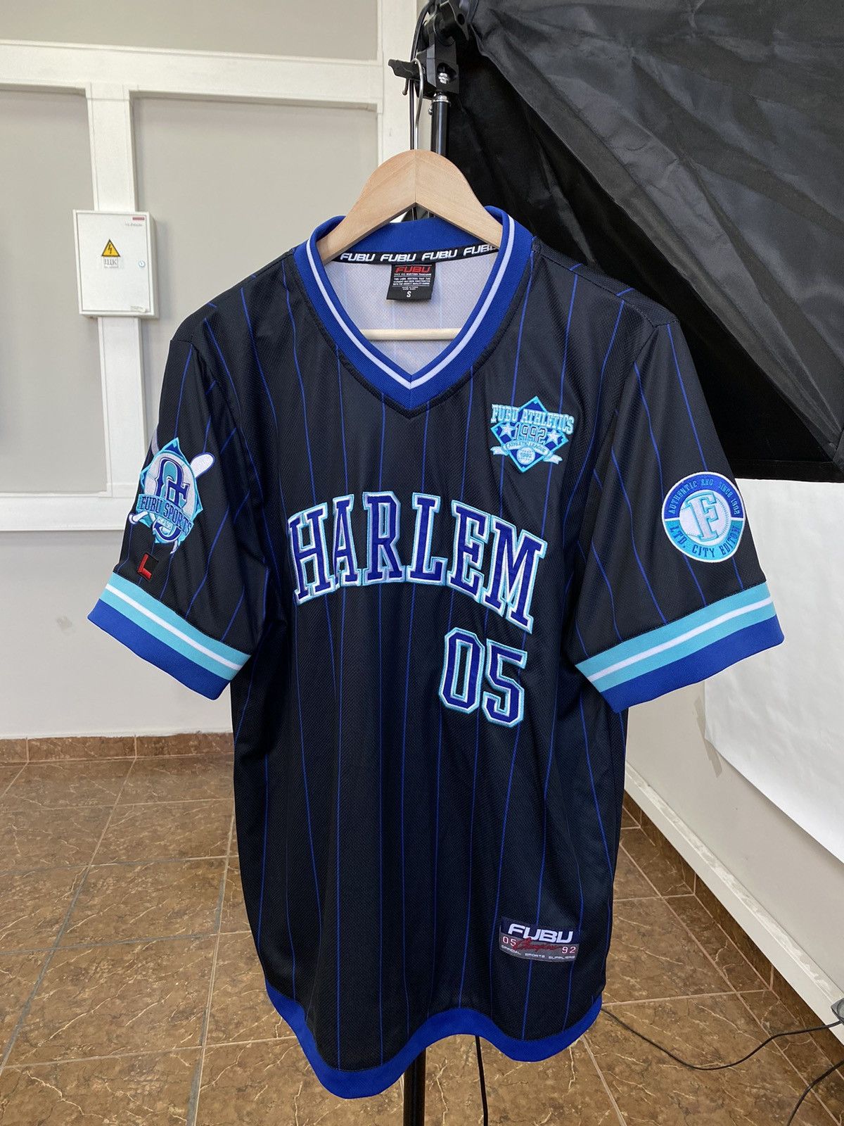 Fubu 🇺🇸 Vintage 90s Fubu Harlem 05 Baseball Stussy Style t-shirt Size US M / EU 48-50 / 2 - 1 Thumbnail