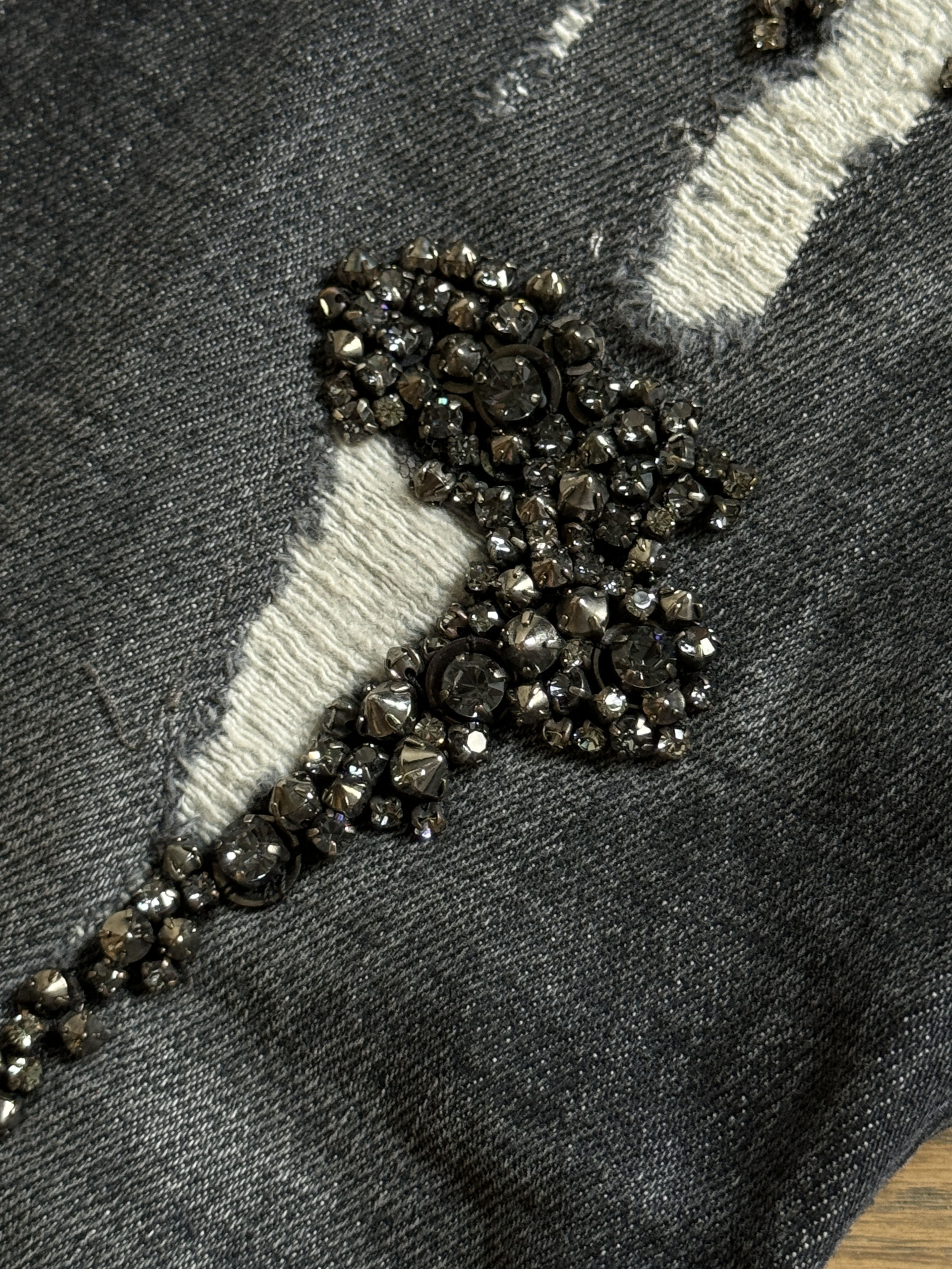 Gucci Gucci beaded distressed black jeans Size 25" / US 0 / IT 36 - 7 Thumbnail