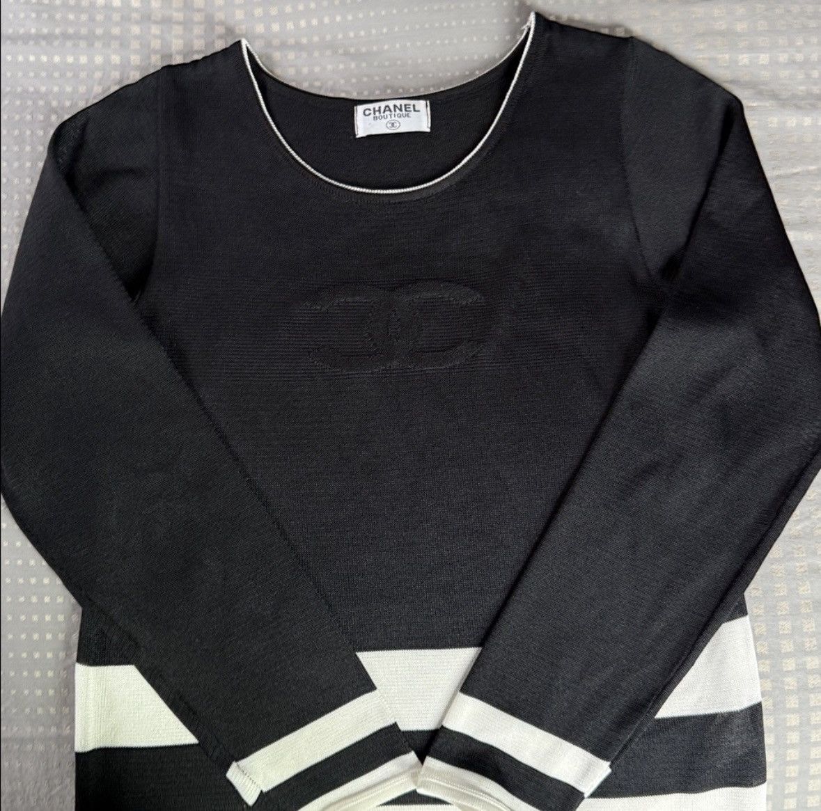 Chanel Chanel CC Black & White Knit Top Size M / US 6-8 / IT 42-44 - 1 Thumbnail