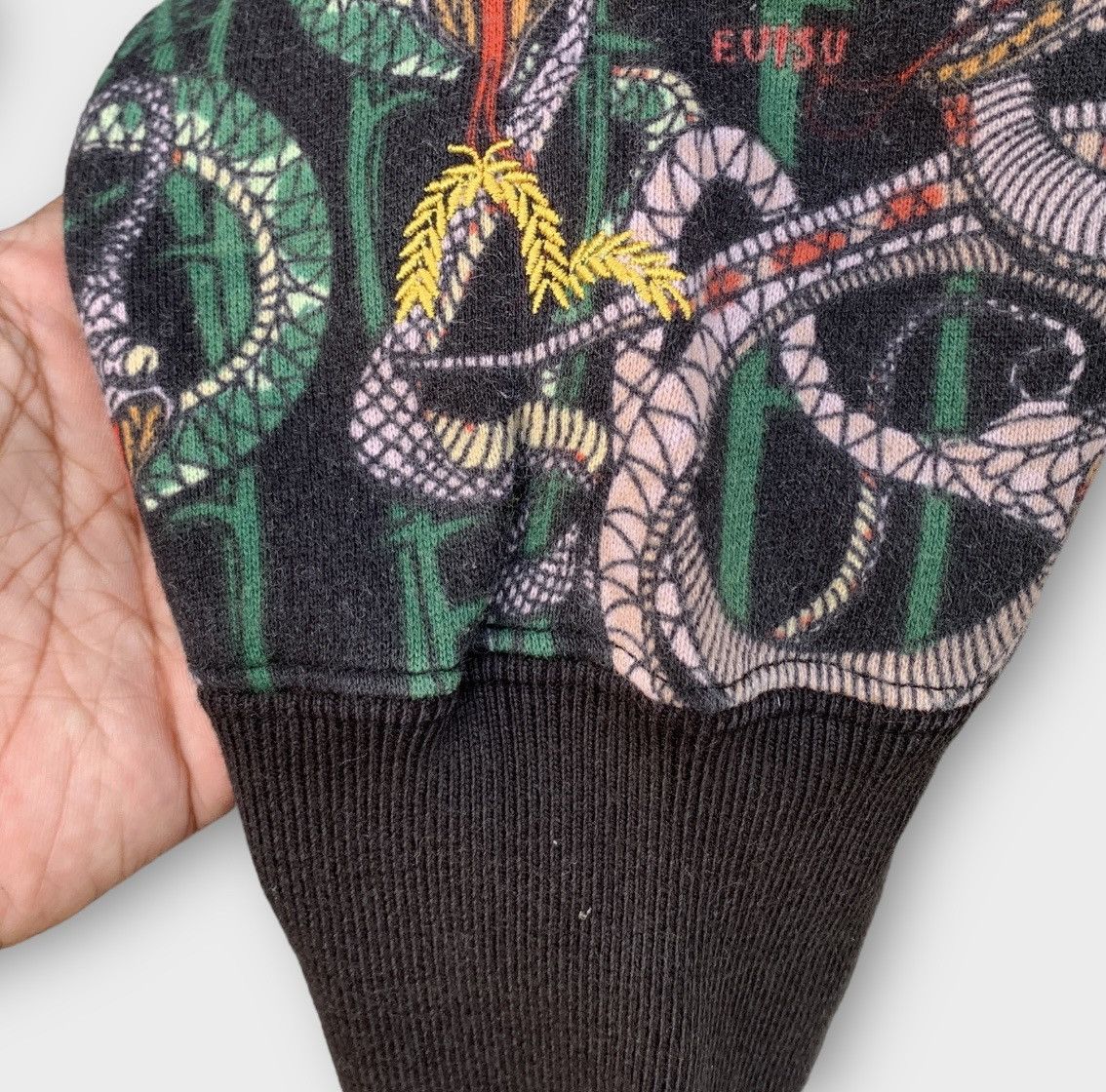 Evisu Evisu Snake Bamboo Patern Double V Crewneck Overprint Size US M / EU 48-50 / 2 - 9 Thumbnail
