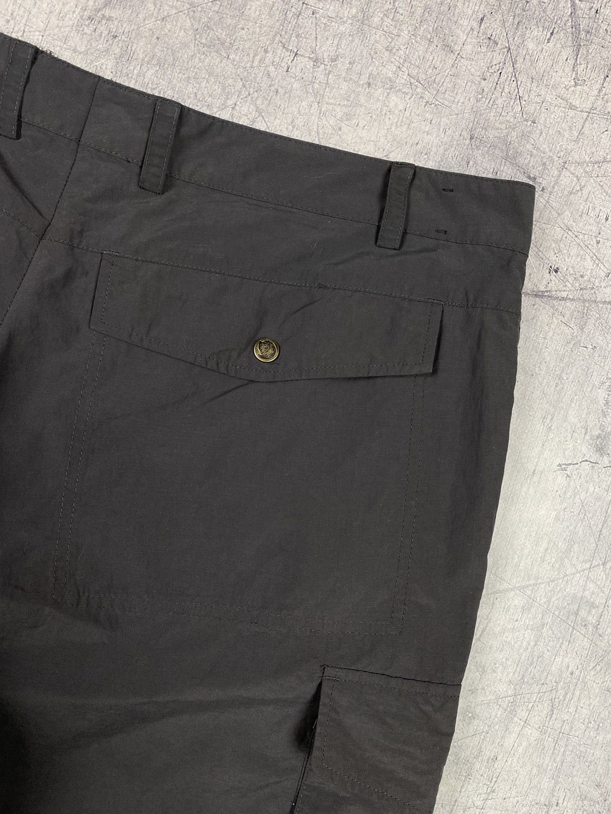 Fjallraven × Vintage Vintage Fjallraven Karl Zip Trekking Cargo Outdoor Shorts Size US 35 - 14 Thumbnail