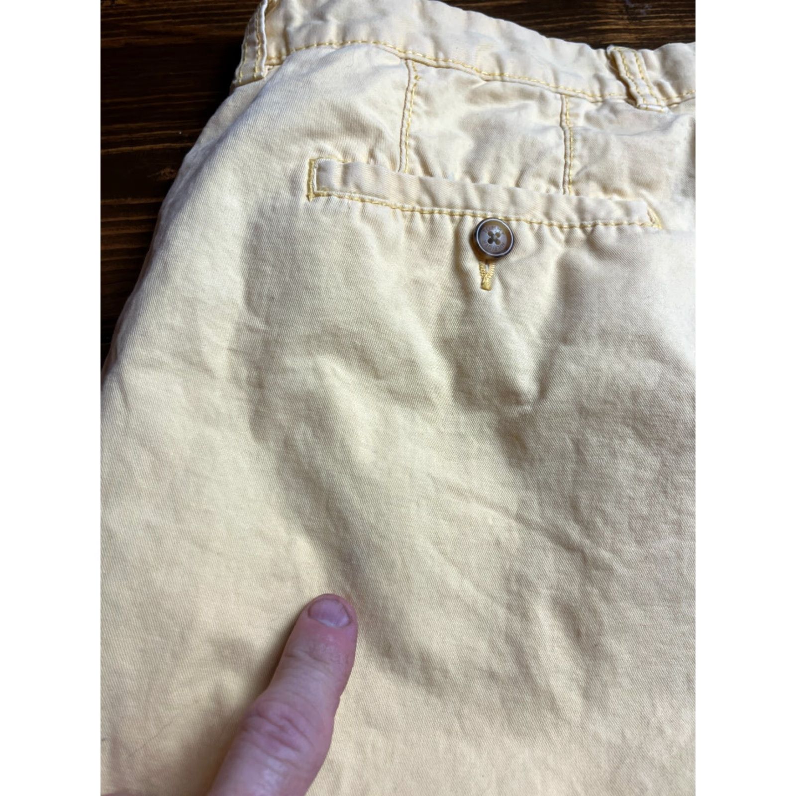 Tommy Hilfiger Tommy Hilfiger Shorts Mens Size 36 Yellow Casual Shorts Pockets Size US 36 / EU 52 - 4 Thumbnail