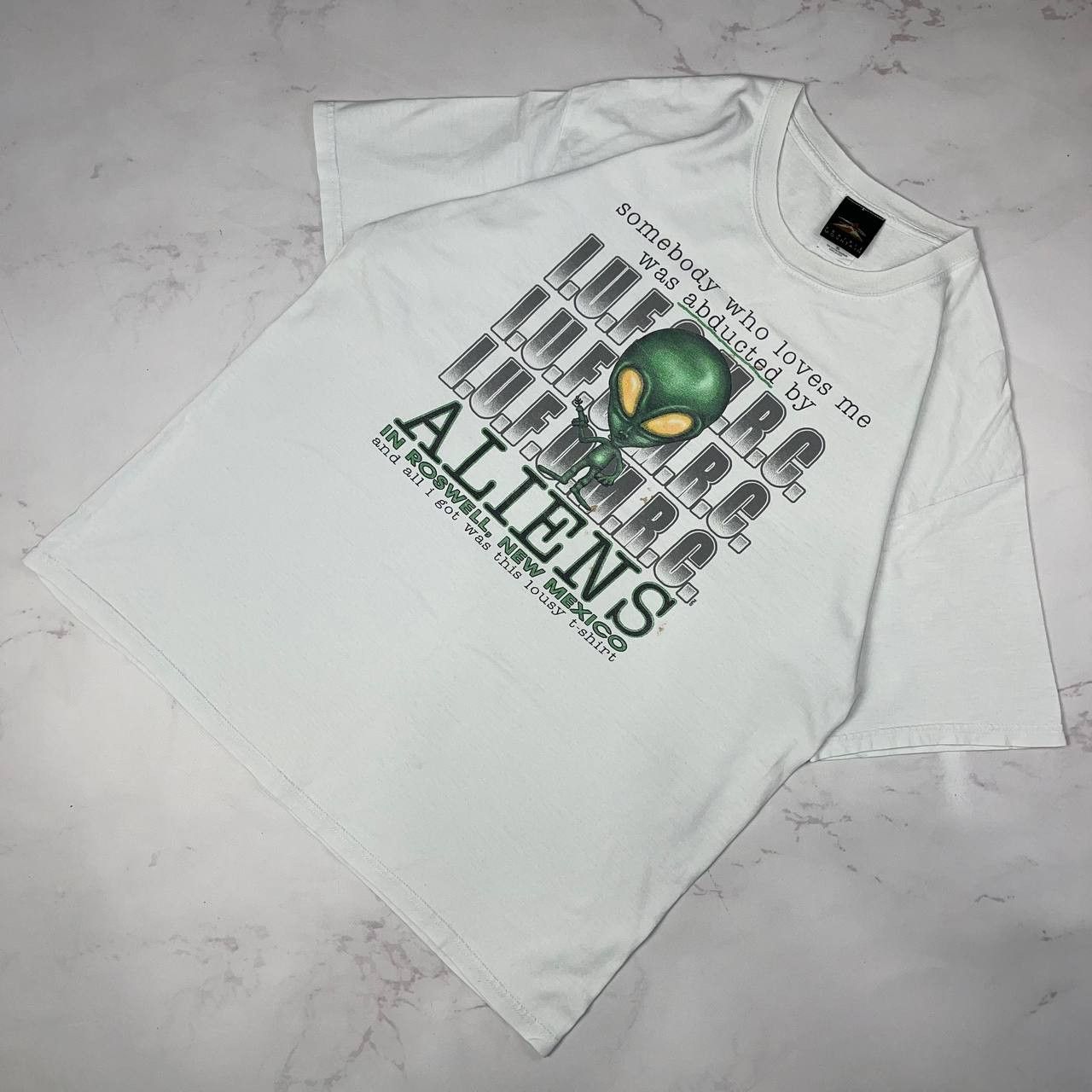 Vintage Vintage Aliens Shirt Size XL White Short Sleeve Mens Tee Size US XL / EU 56 / 4 - 1 Thumbnail