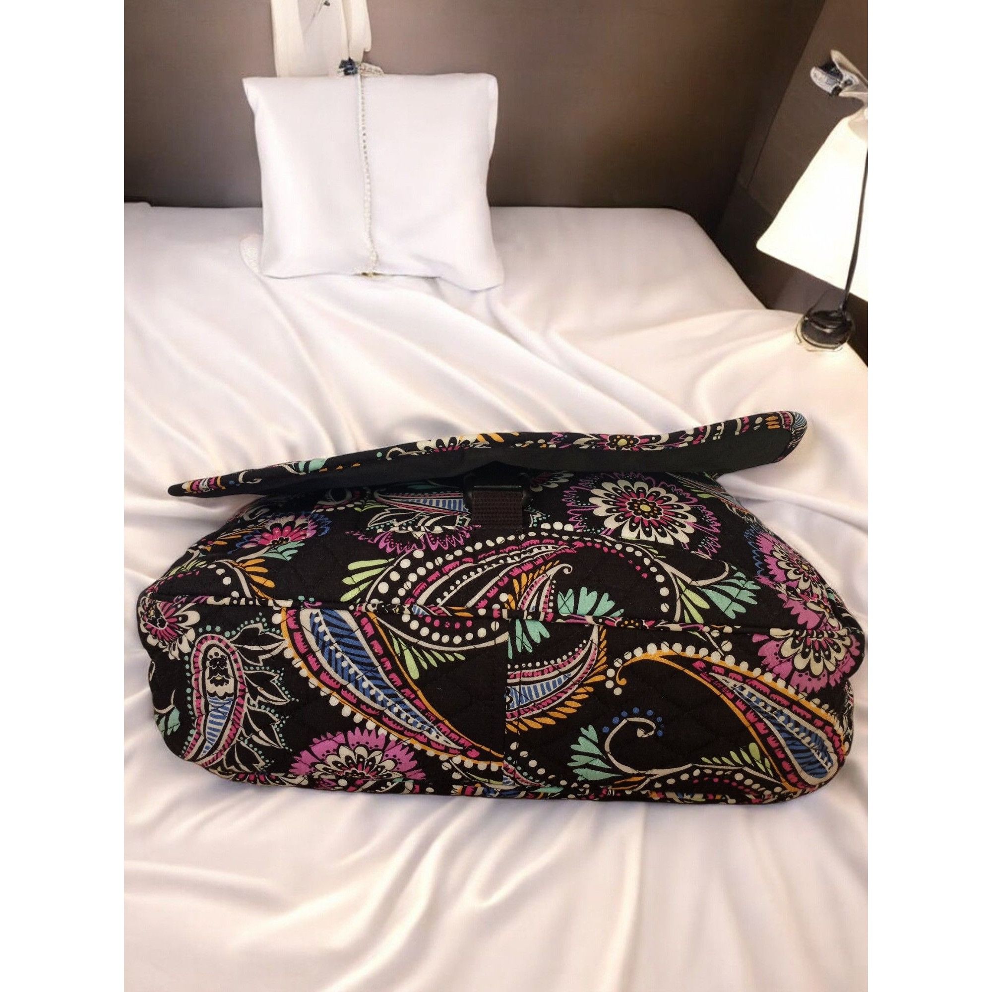 Vera Bradley Vera Bradley Black Paisley Foldover Laptop Book Bag. Size ONE SIZE - 9 Thumbnail