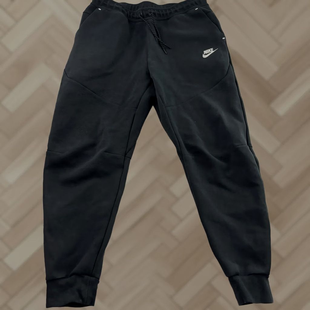 Nike Nike Tech Sweatpants Men L Black Size US 33 - 1 Thumbnail