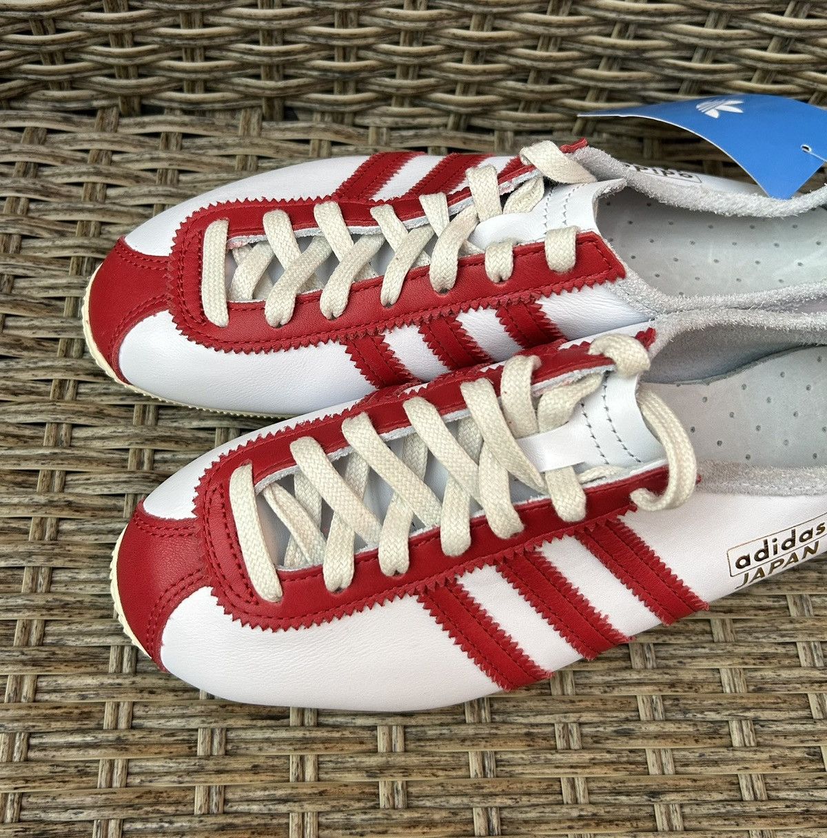 Adidas adidas Originals Japan White Power Red Low-Top Trainers Size US 6 / EU 39 - 3 Thumbnail