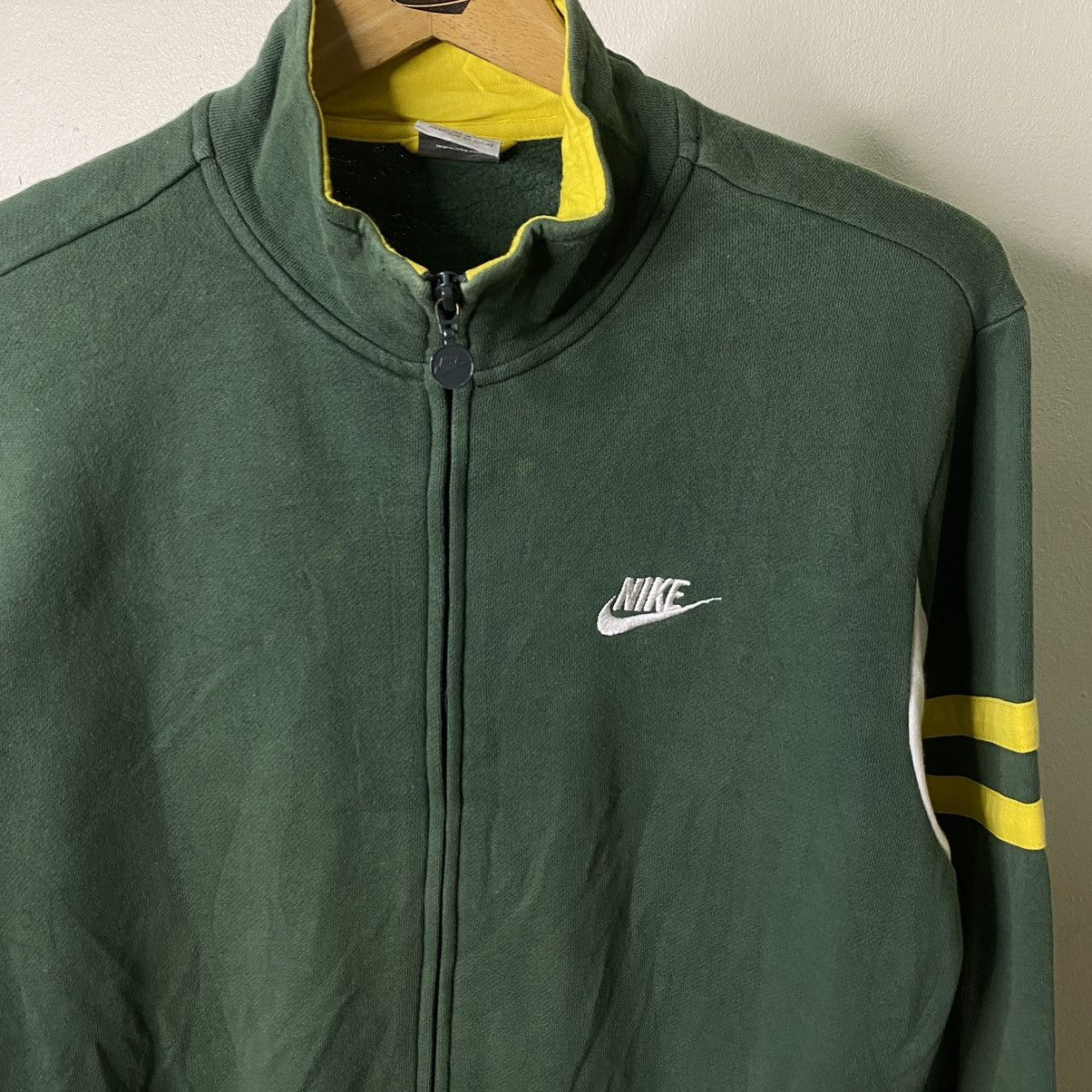 Nike × Vintage Vintage 2000s Nike Trackfield Zip Up Jacket Size US S / EU 44-46 / 1 - 9 Thumbnail