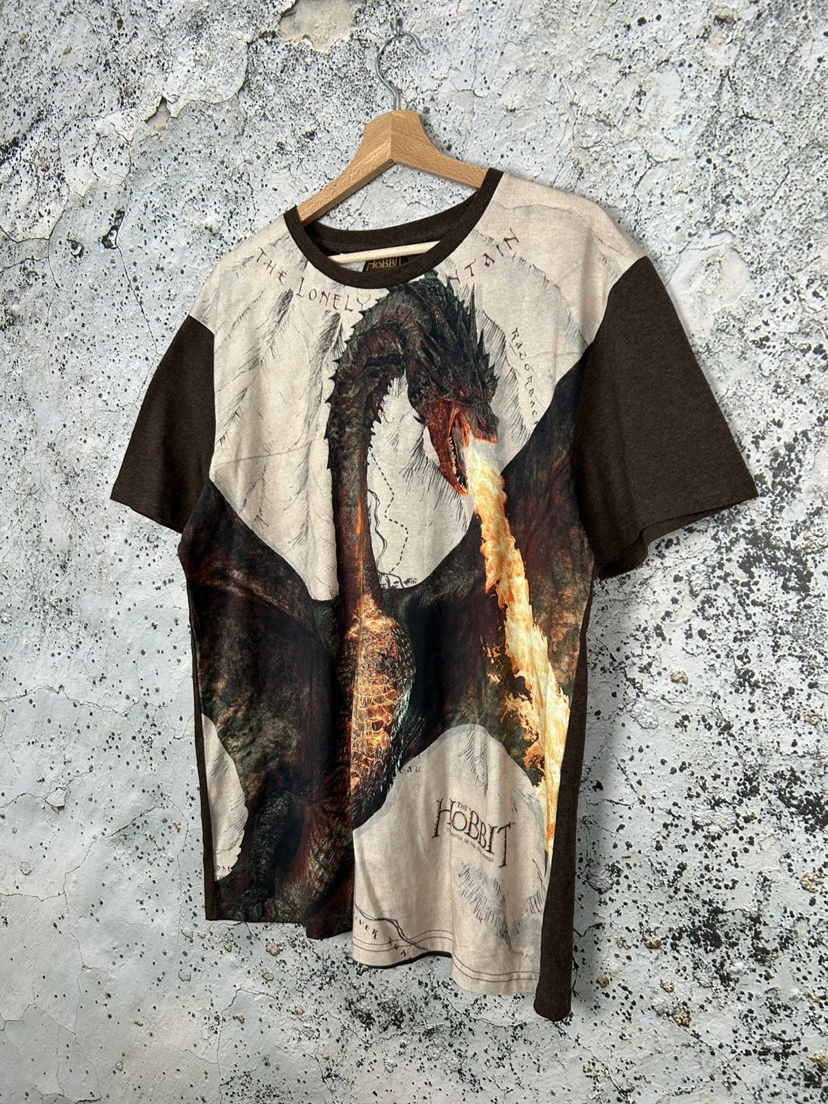 Vintage The Hobbit The Battle of The Five Armes Movie Graphic Tee Size US L / EU 52-54 / 3 - 2 Thumbnail