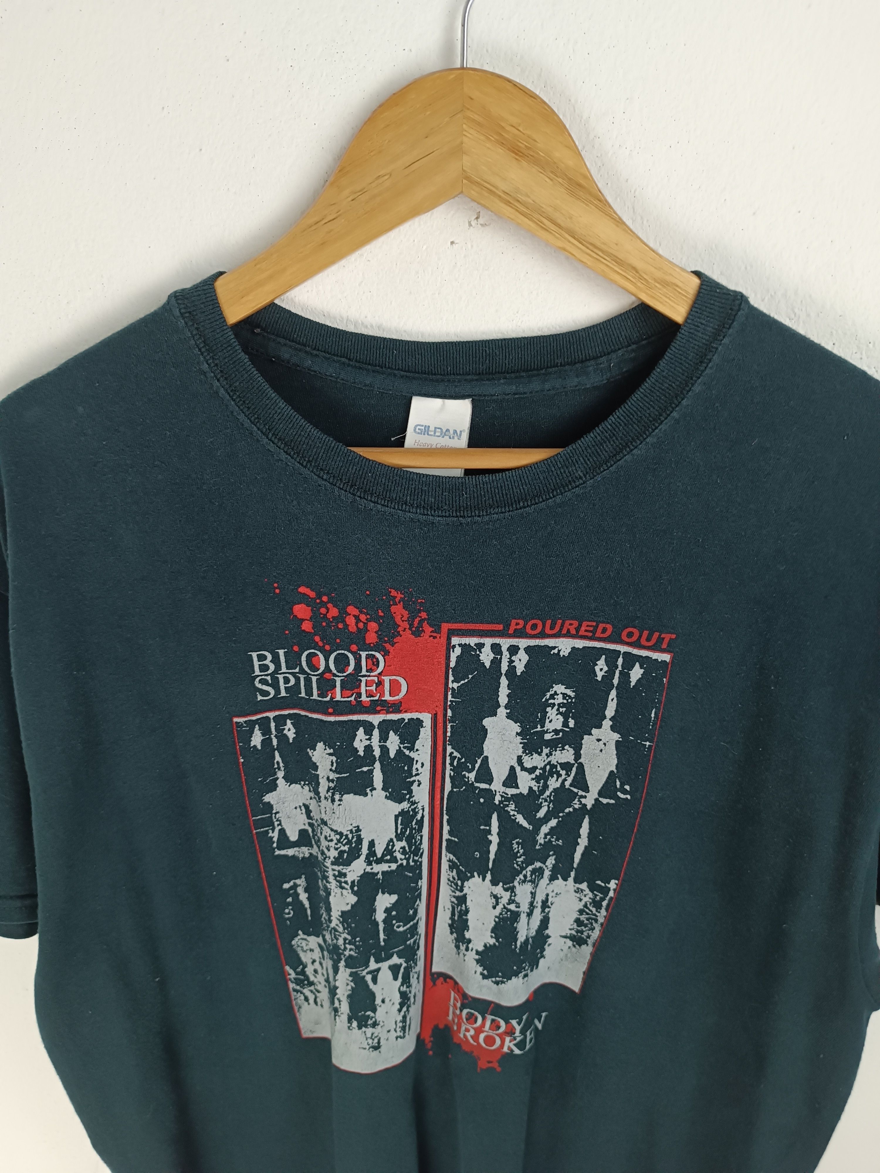 Band Tees VINTAGE POURED OUT HARDCORE TEE architects trivium unearth Size US L / EU 52-54 / 3 - 9 Thumbnail