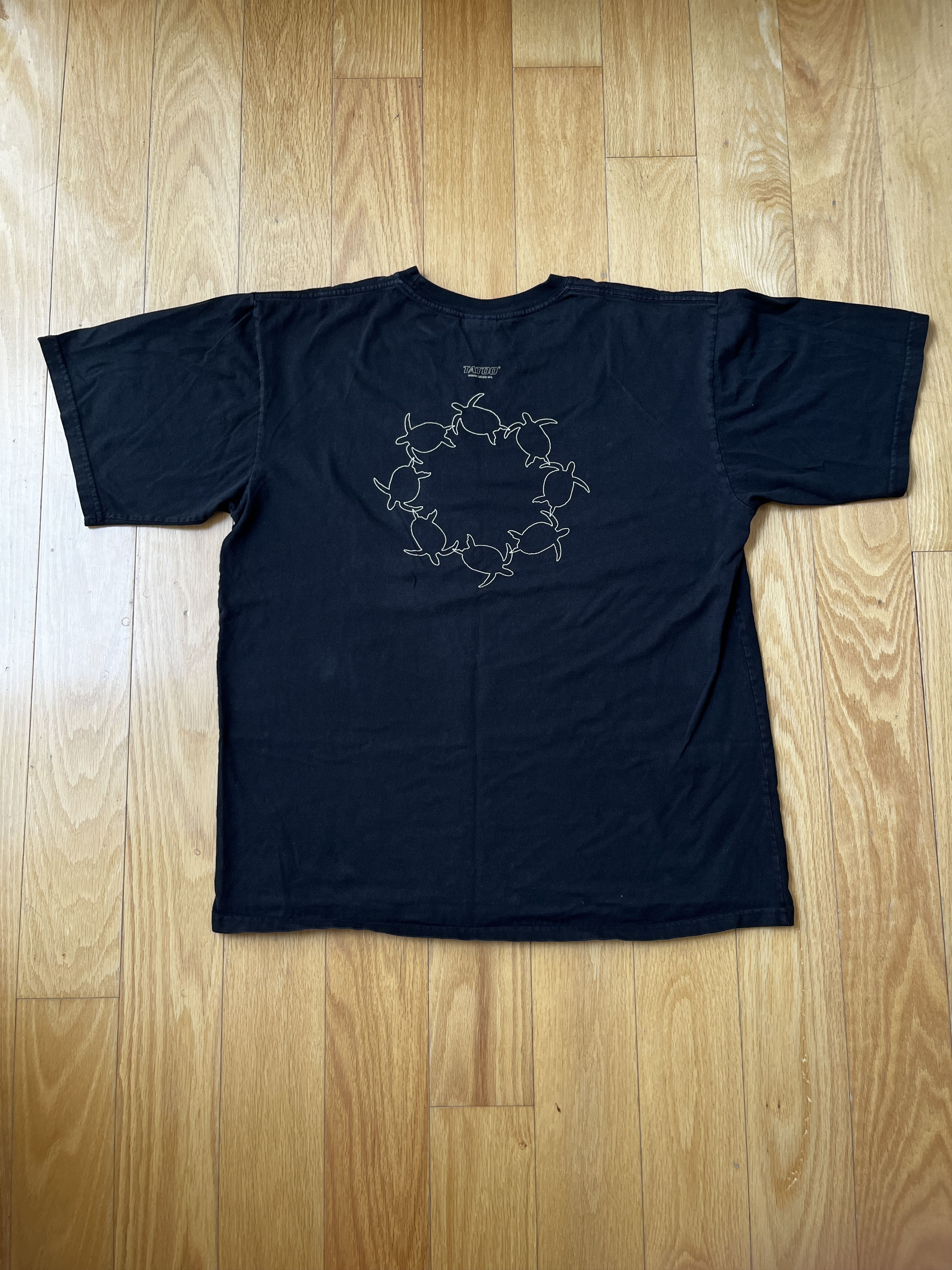 Vintage Vintage Tatoo Galapagos Turtle T Shirt XL Size US XL / EU 56 / 4 - 2 Thumbnail