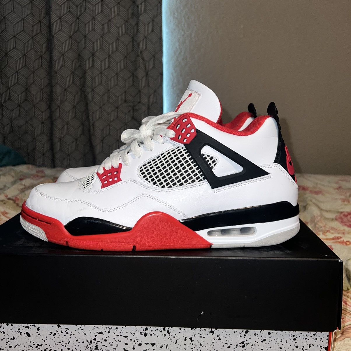 Jordan Brand Jordan 4 “fire red” Size US 11 / EU 44 - 3 Thumbnail