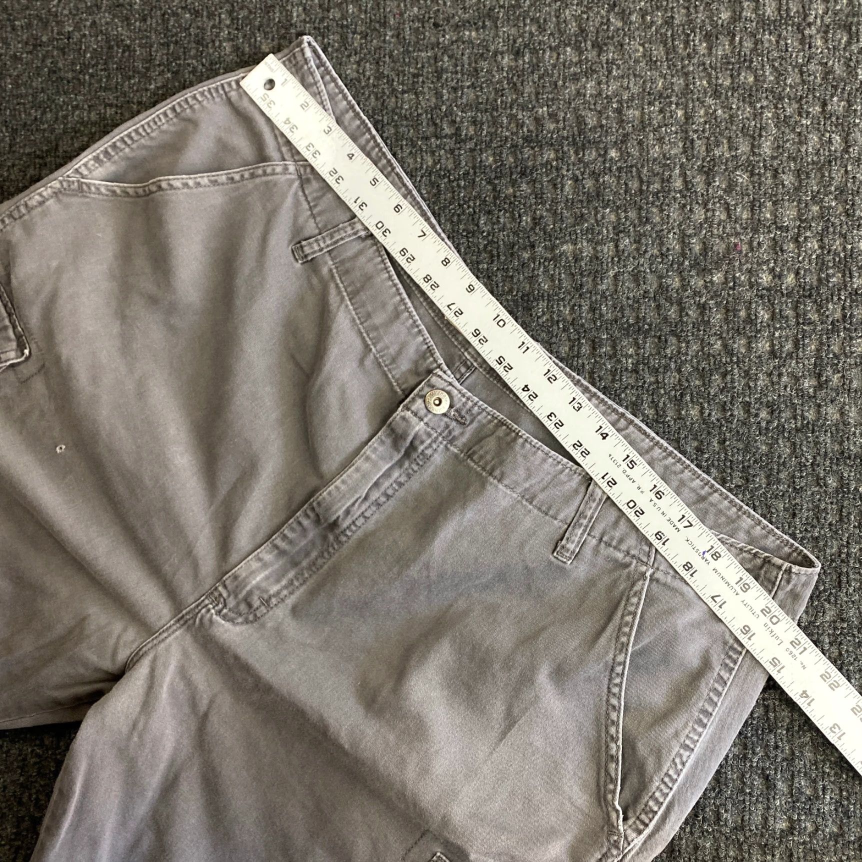 Wrangler VINTAGE Wrangler Cargo Shorts Men 42 Gray Cotton 10 in Inseam Relaxed Casual Workwear Pockets Button Front Size US 42 / EU 58 - 5 Thumbnail
