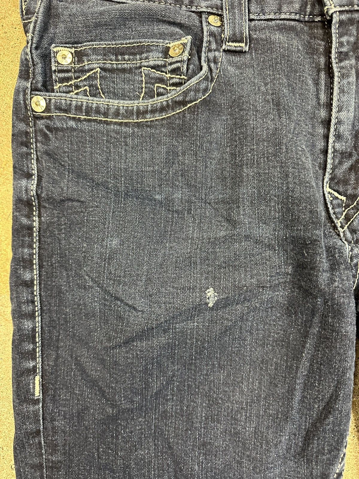 True Religion Vintage True Religion Dark Wash Denim Shorts Size 38 Size US 38 / EU 54 - 5 Thumbnail