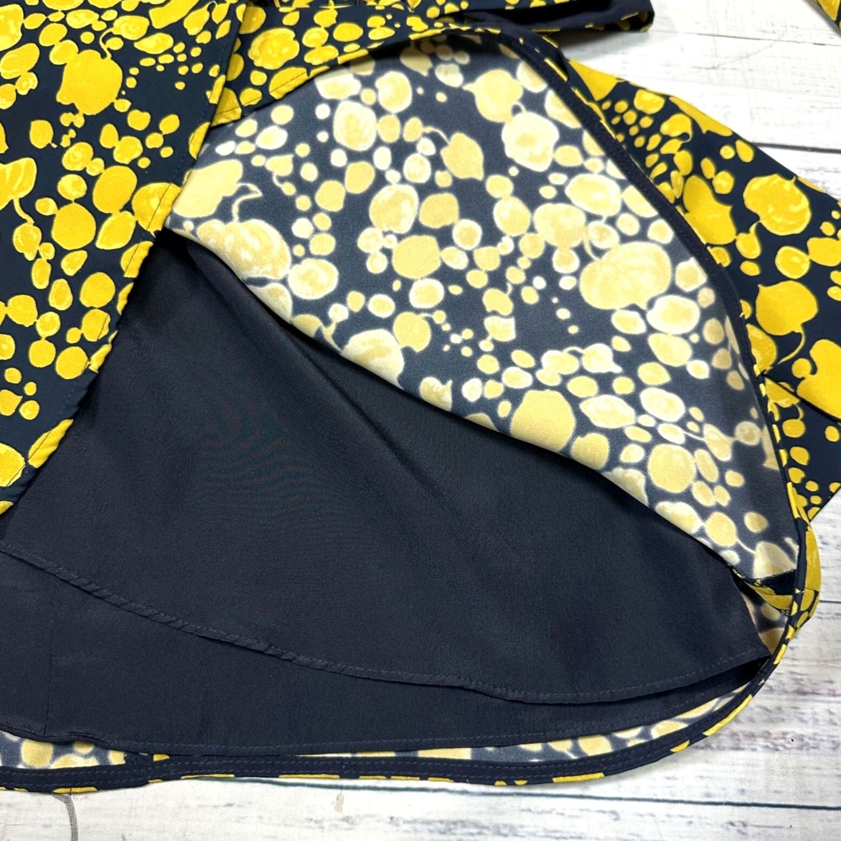 Victoria Beckham Victoria Beckham Mini Dress 3/4 Sleeve Faux Wrap Sz 4 Yellow Blue Crepe Dress Women Size S / US 4 / IT 40 - 6 Thumbnail