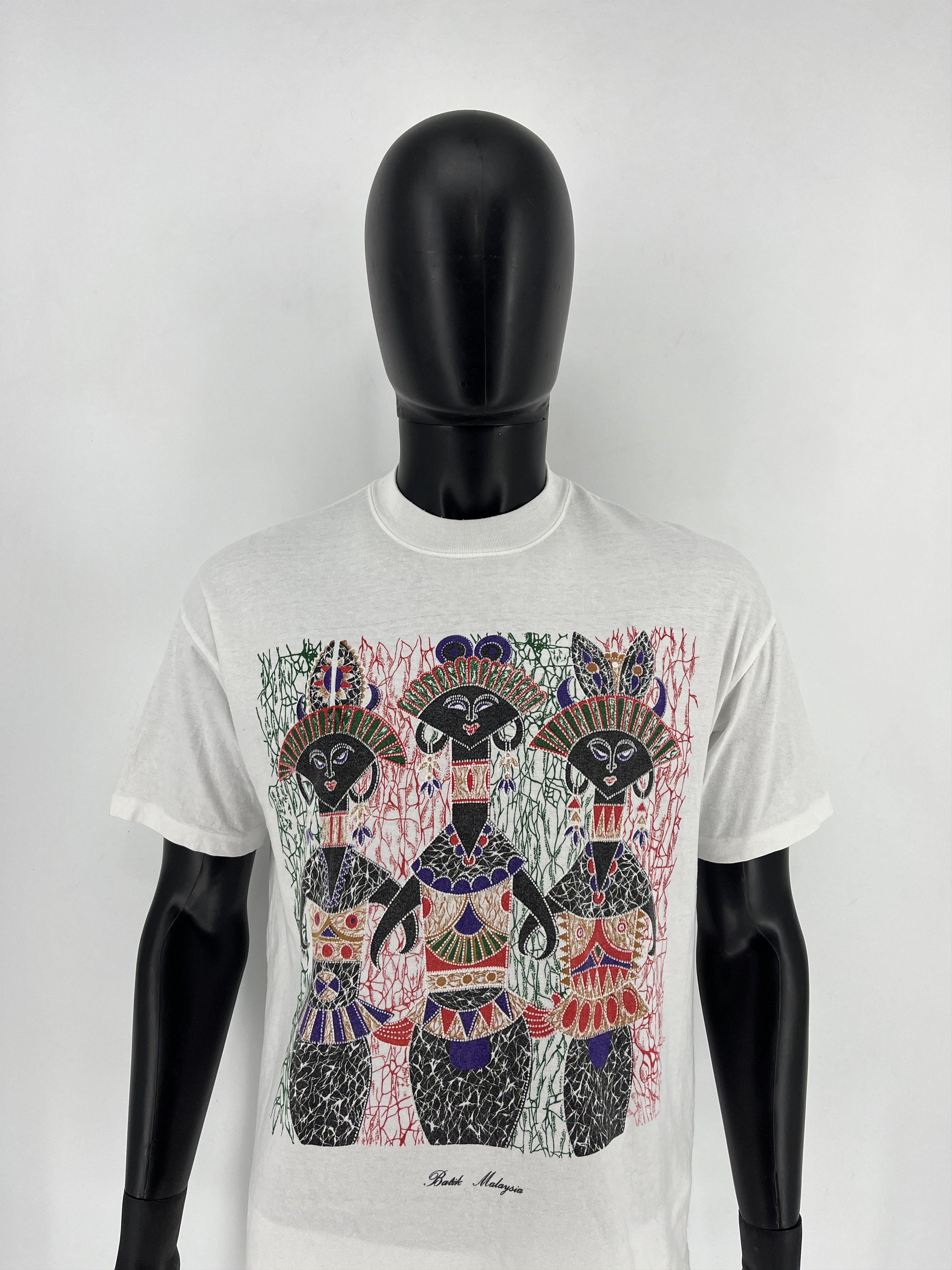 Japanese Brand × Vintage Batik Malaysia Artistic Scenic Malaysia 90s Travel Tee Size US M / EU 48-50 / 2 - 1 Thumbnail