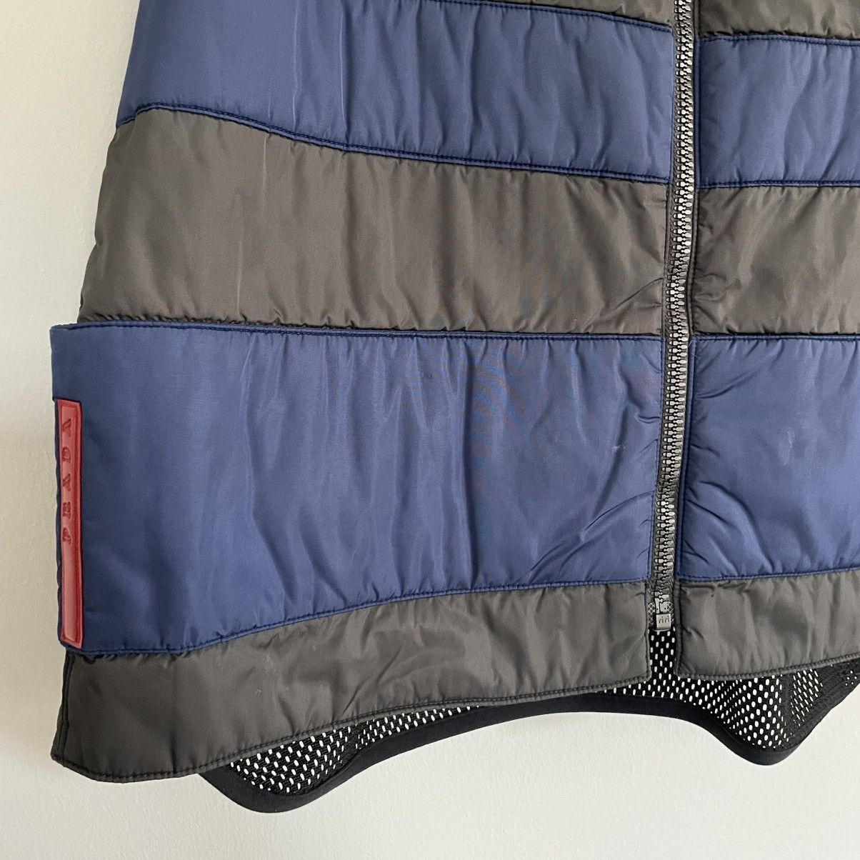 Prada Prada SS2000 Runway Vest Size US L / EU 52-54 / 3 - 8 Thumbnail
