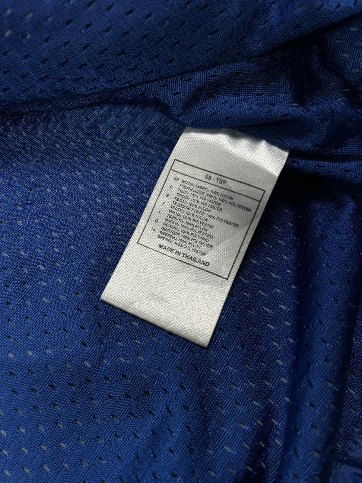 Nike 90s Nike Nylon Waterproof Light Jacket Big Logo Vintage L Size US L / EU 52-54 / 3 - 13 Thumbnail